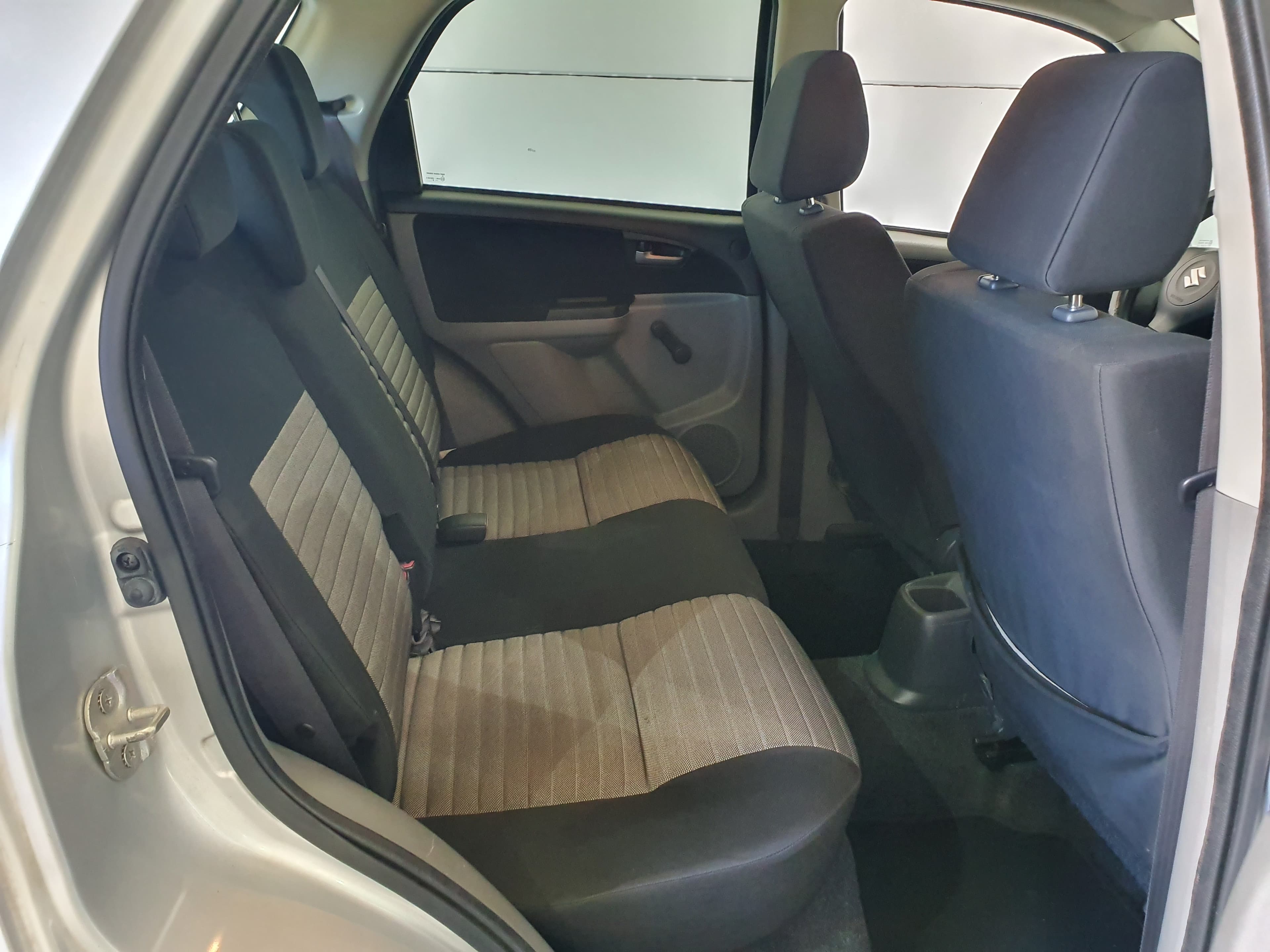 Suzuki SX4 1.6 DDIS · Ano 2010 — image 18