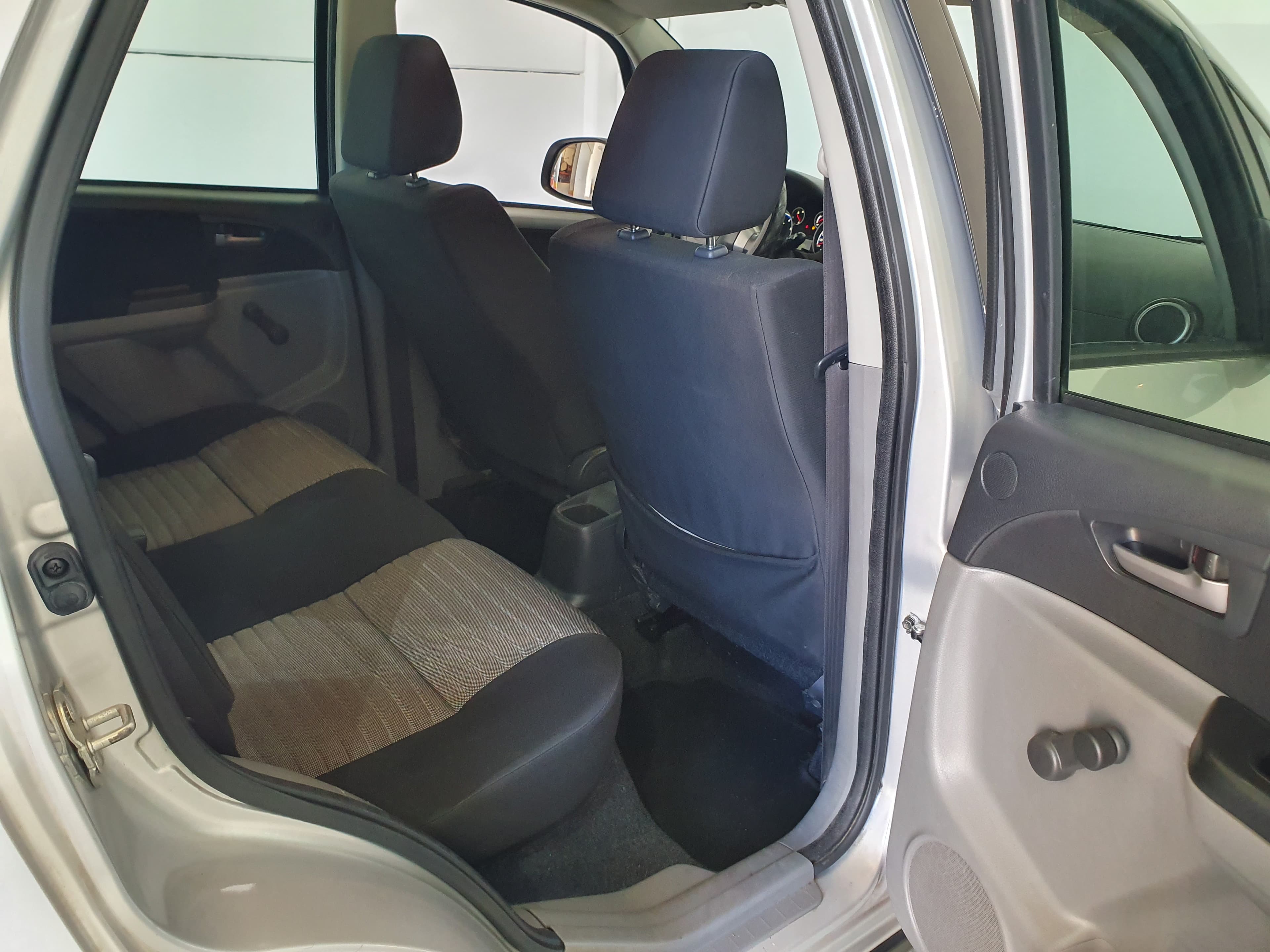Suzuki SX4 1.6 DDIS · Ano 2010 — image 22