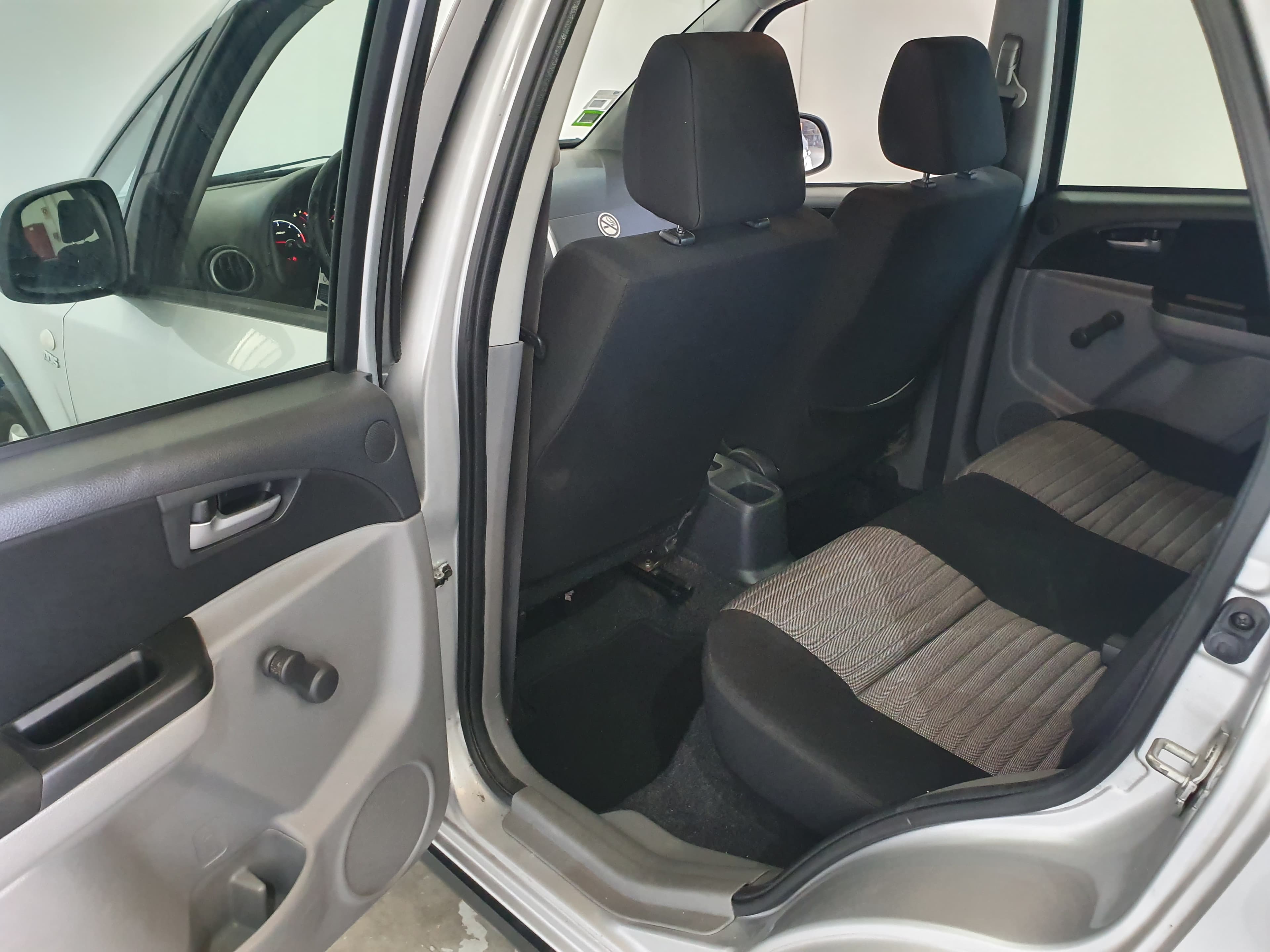 Suzuki SX4 1.6 DDIS · Ano 2010 — image 30