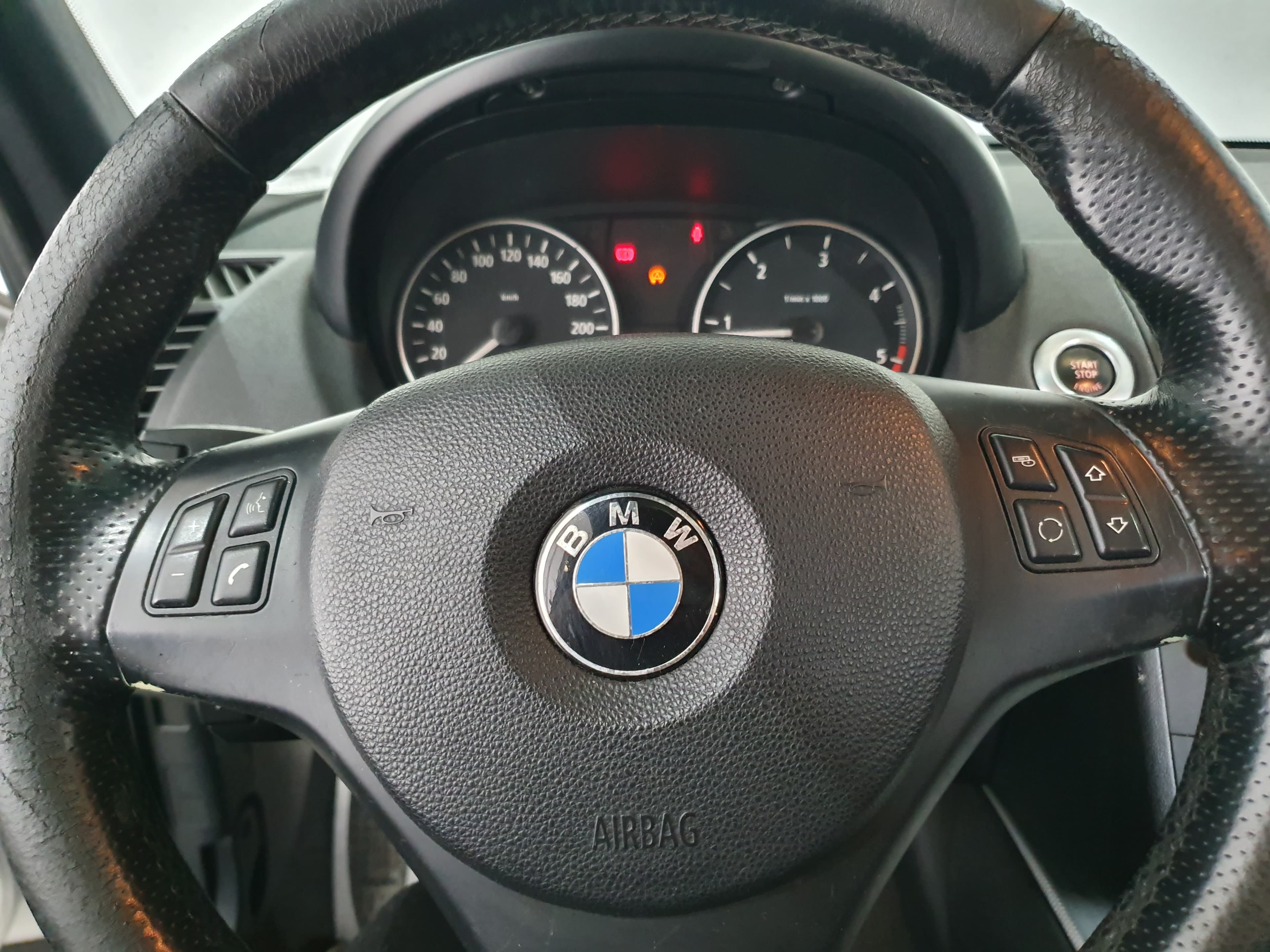 BMW 116D · Ano 2010 — image 38