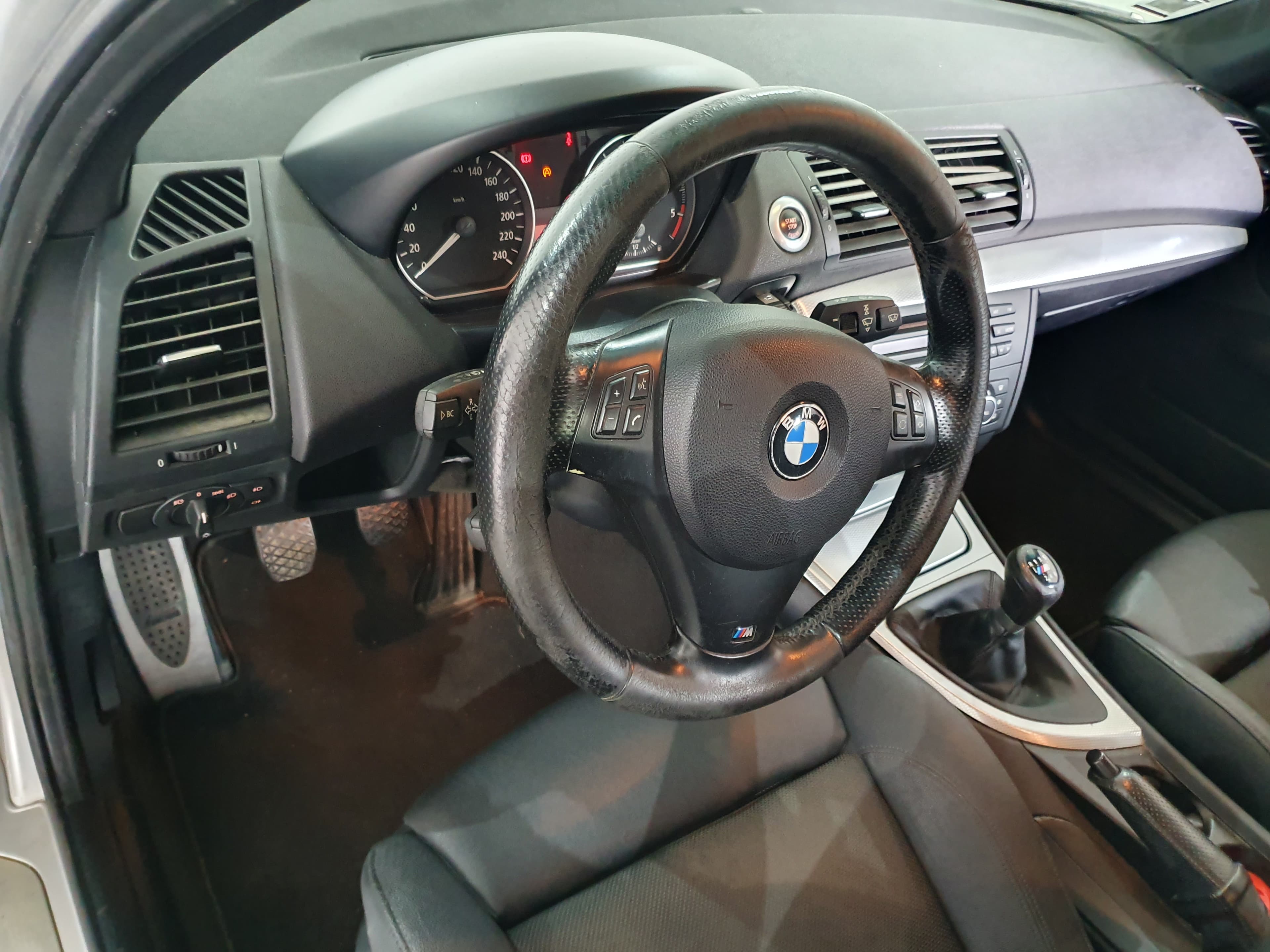 BMW 116D · Ano 2010 — image 37