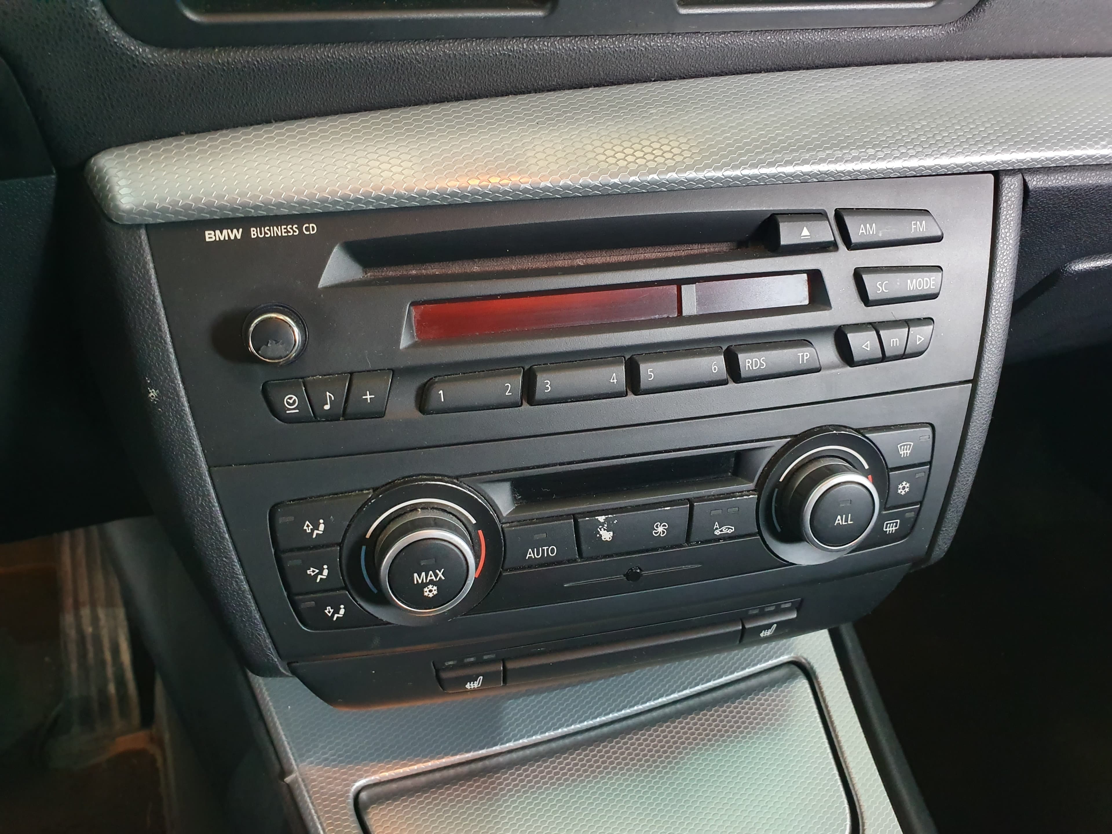 BMW 116D · Ano 2010 — image 35