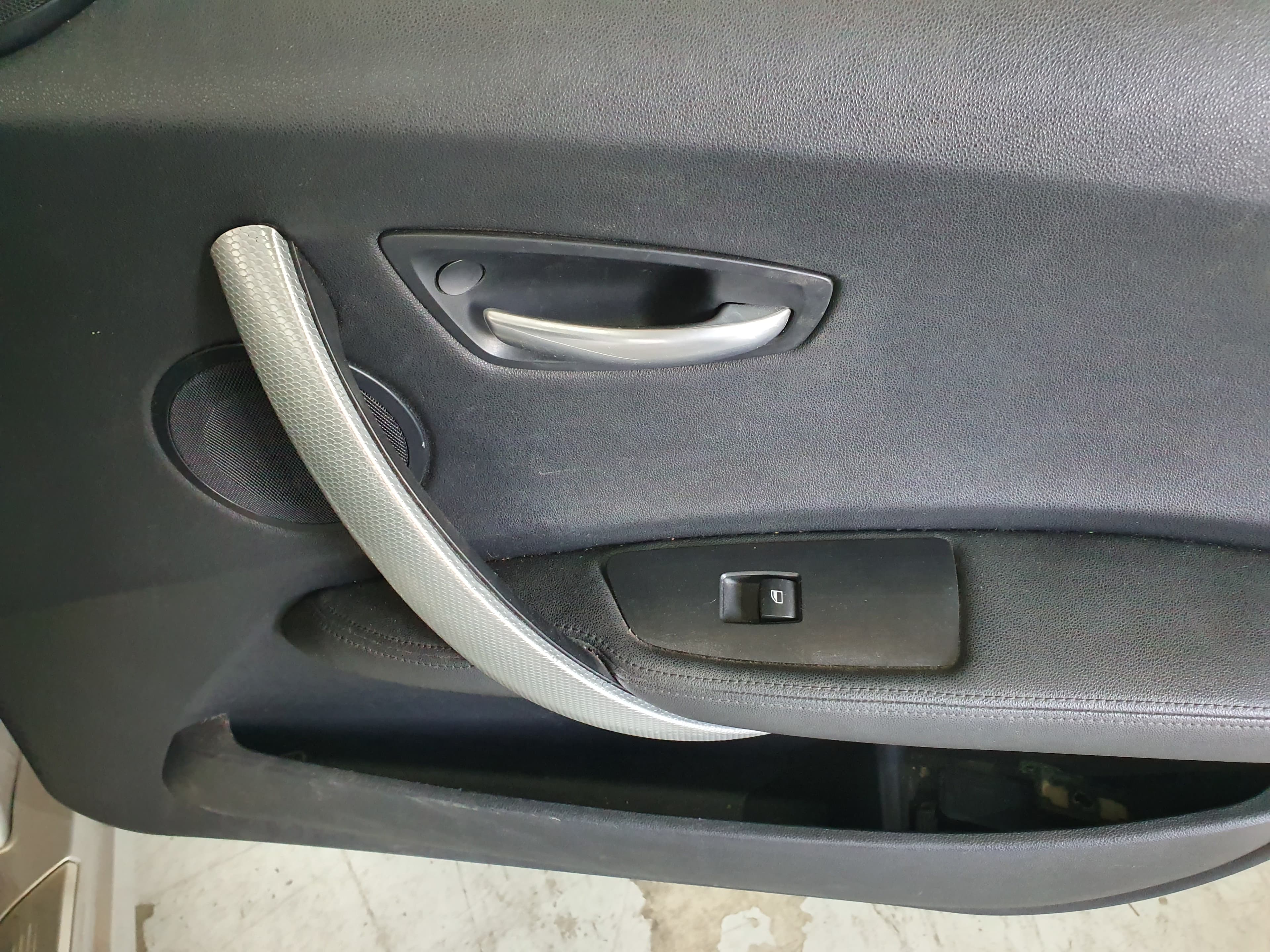BMW 116D · Ano 2010 — image 30