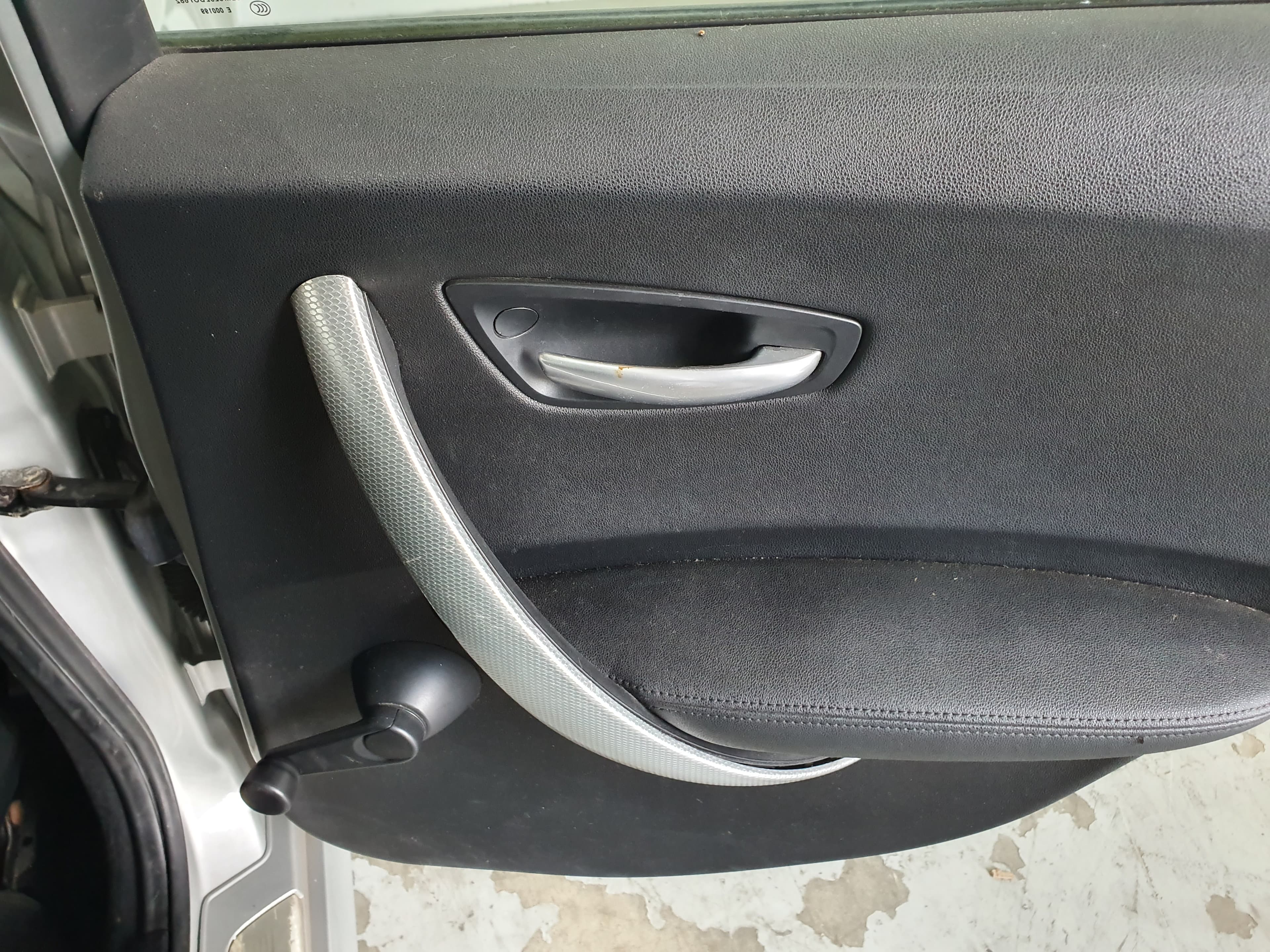 BMW 116D · Ano 2010 — image 25