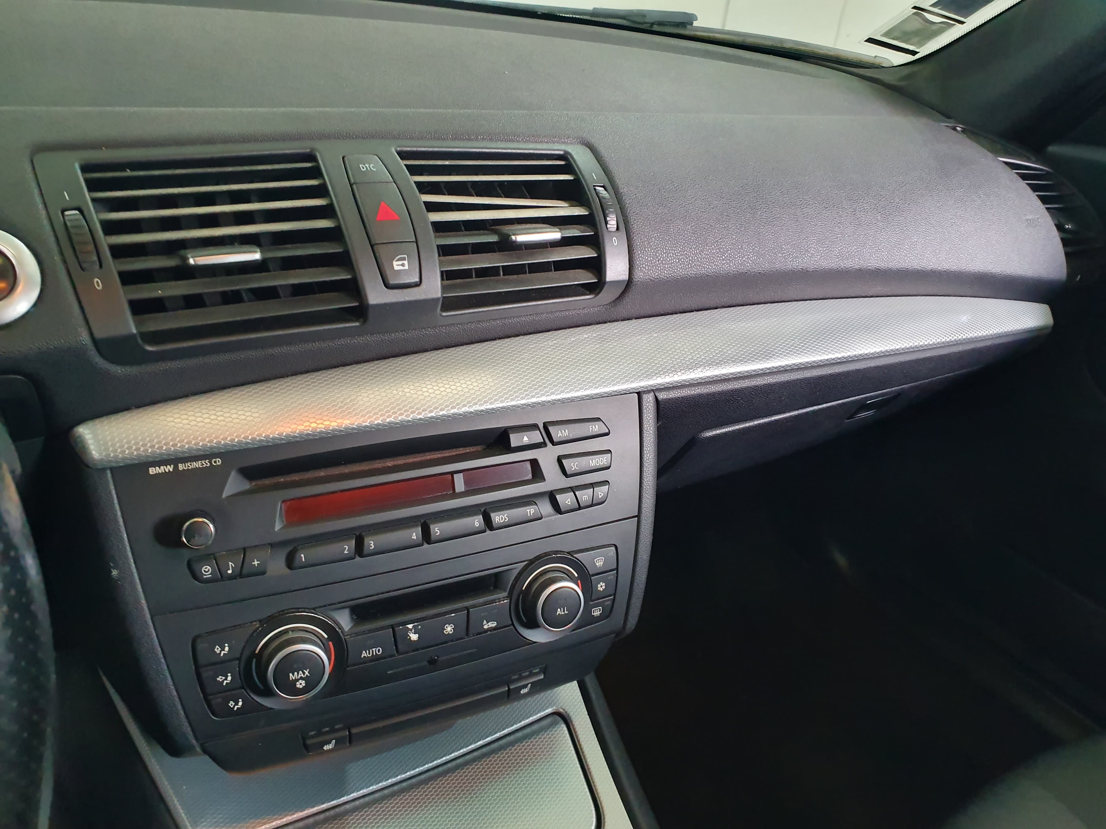 BMW 116D · Ano 2010 — image 33