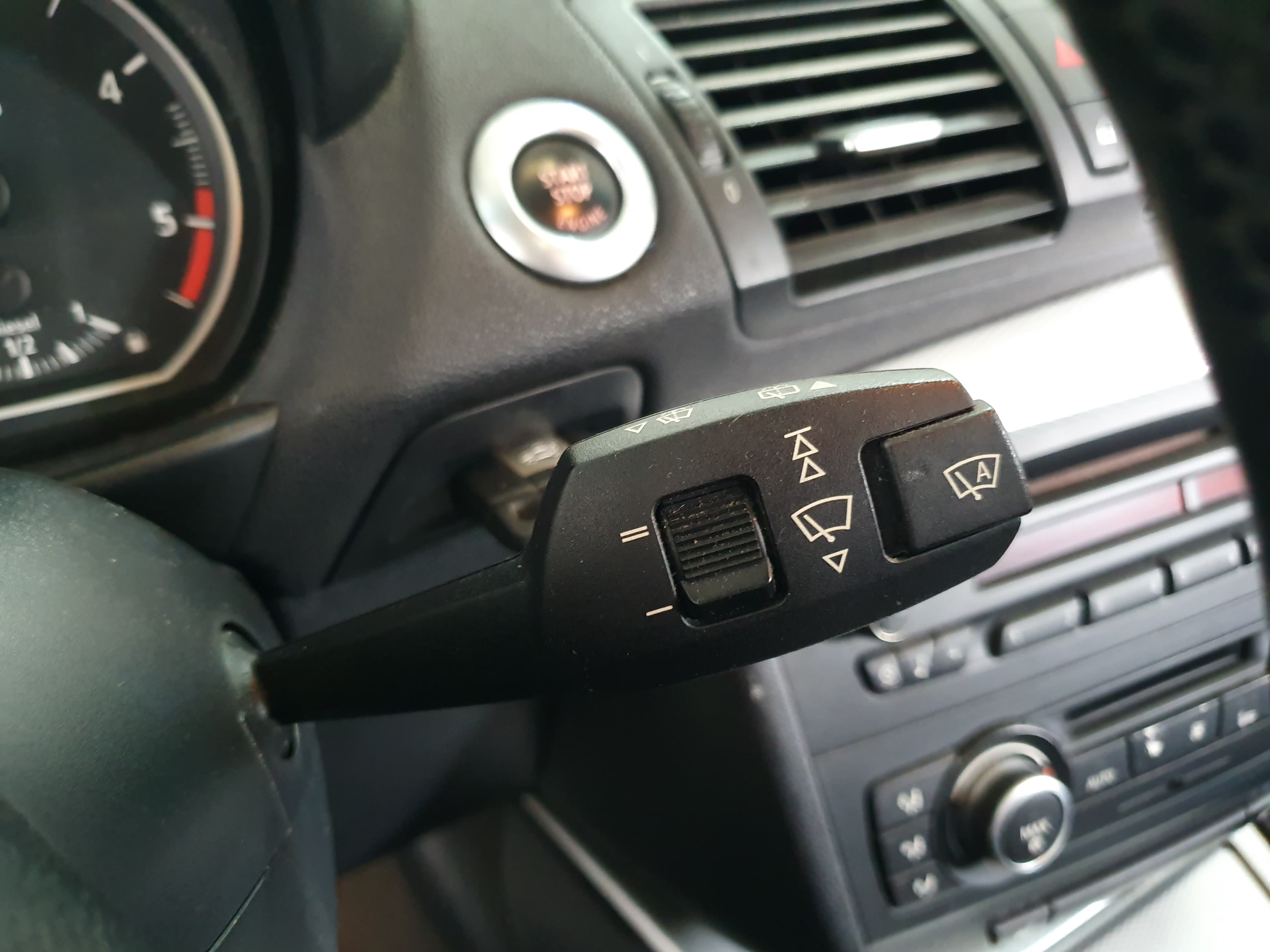 BMW 116D · Ano 2010 — image 40