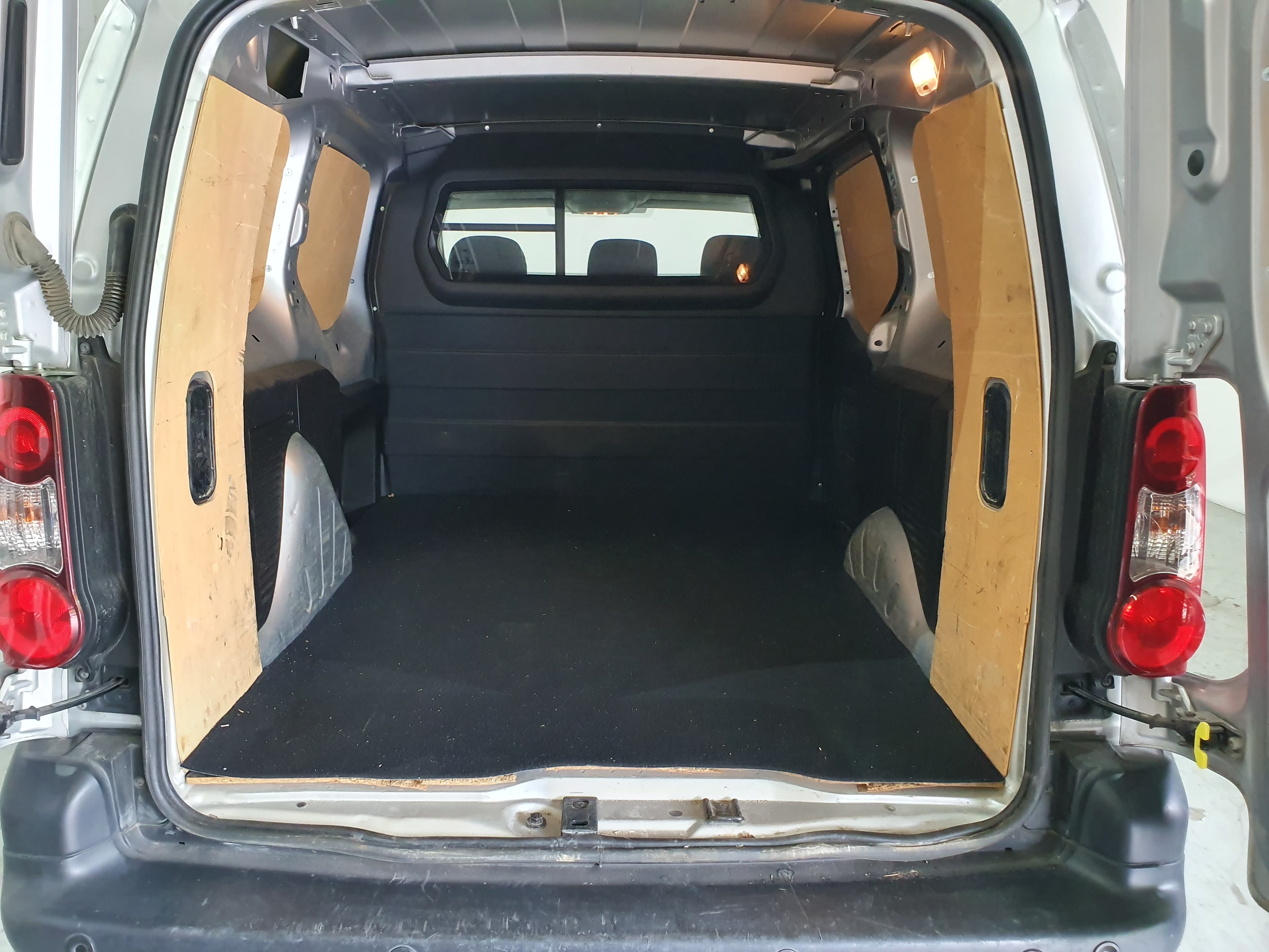 Citroën Berlingo · Ano 2018 — imagem 11
