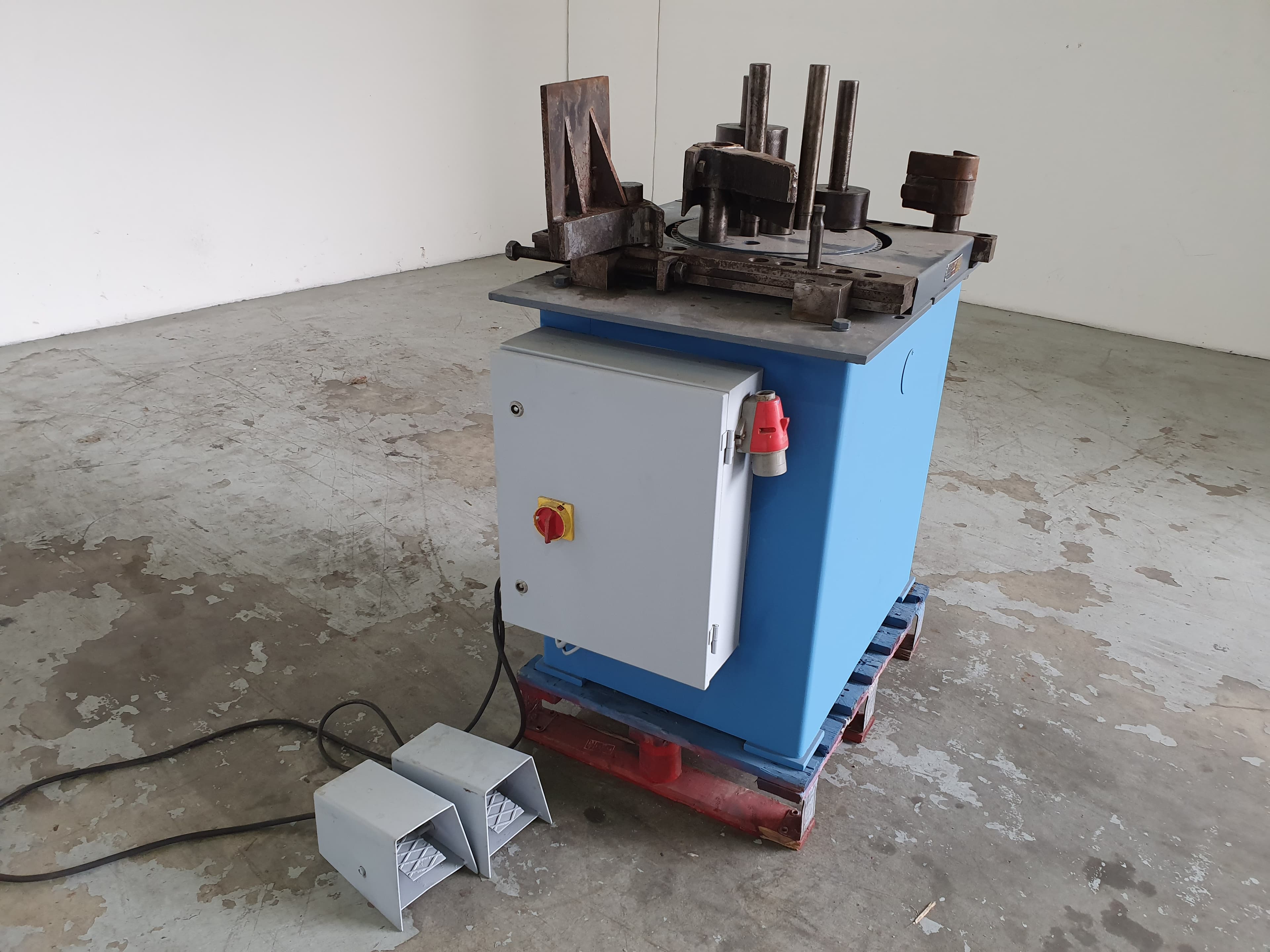 Máquina Dobrar Ferro Alba — imagen 2