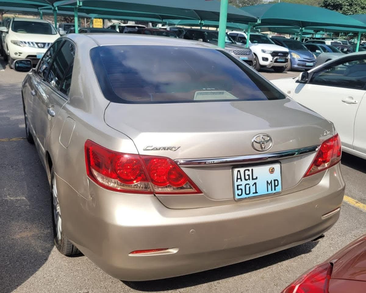 Toyota Camry — imagem 5