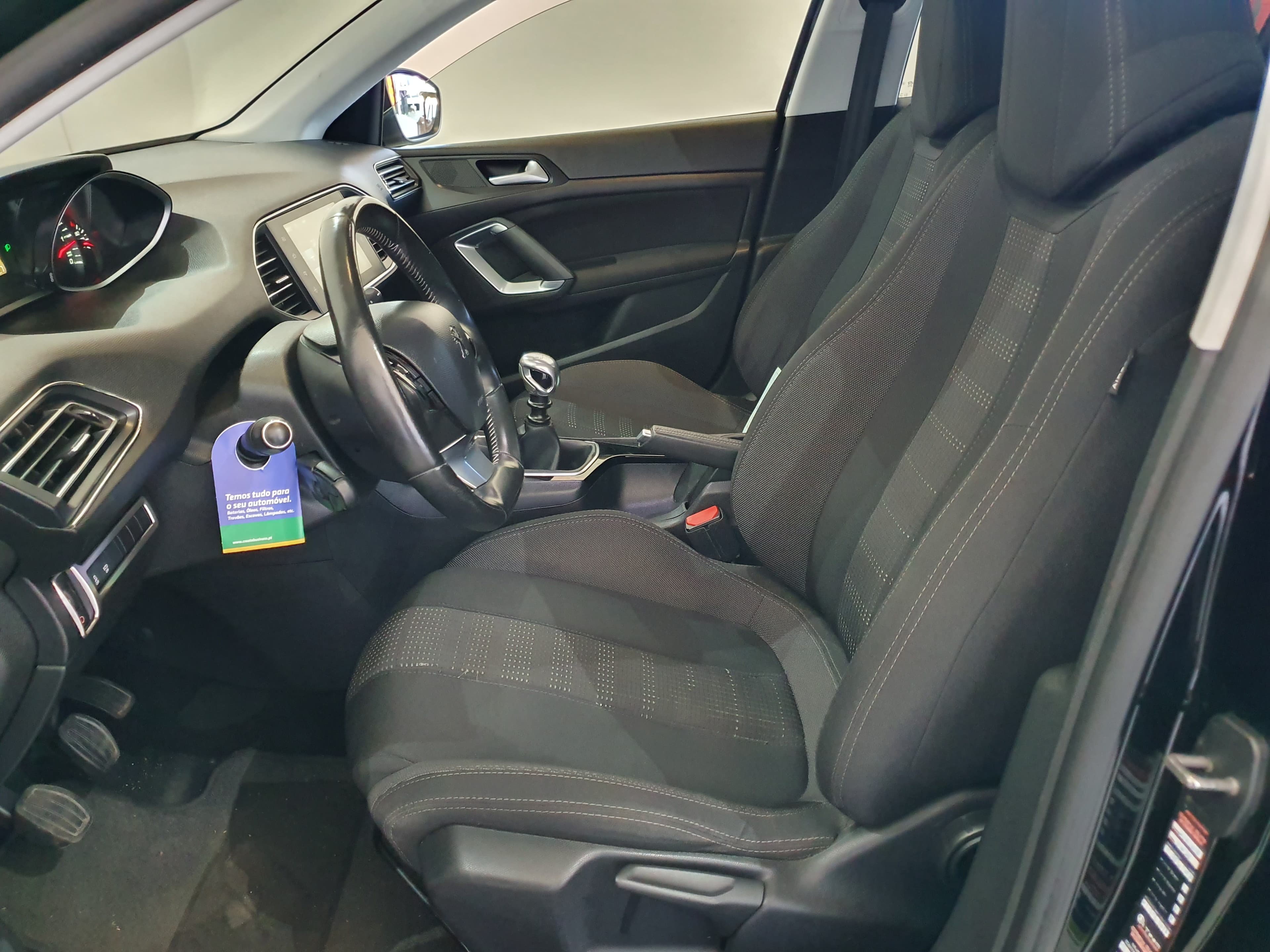 Peugeot 308 · Año 2015 — imagen 29