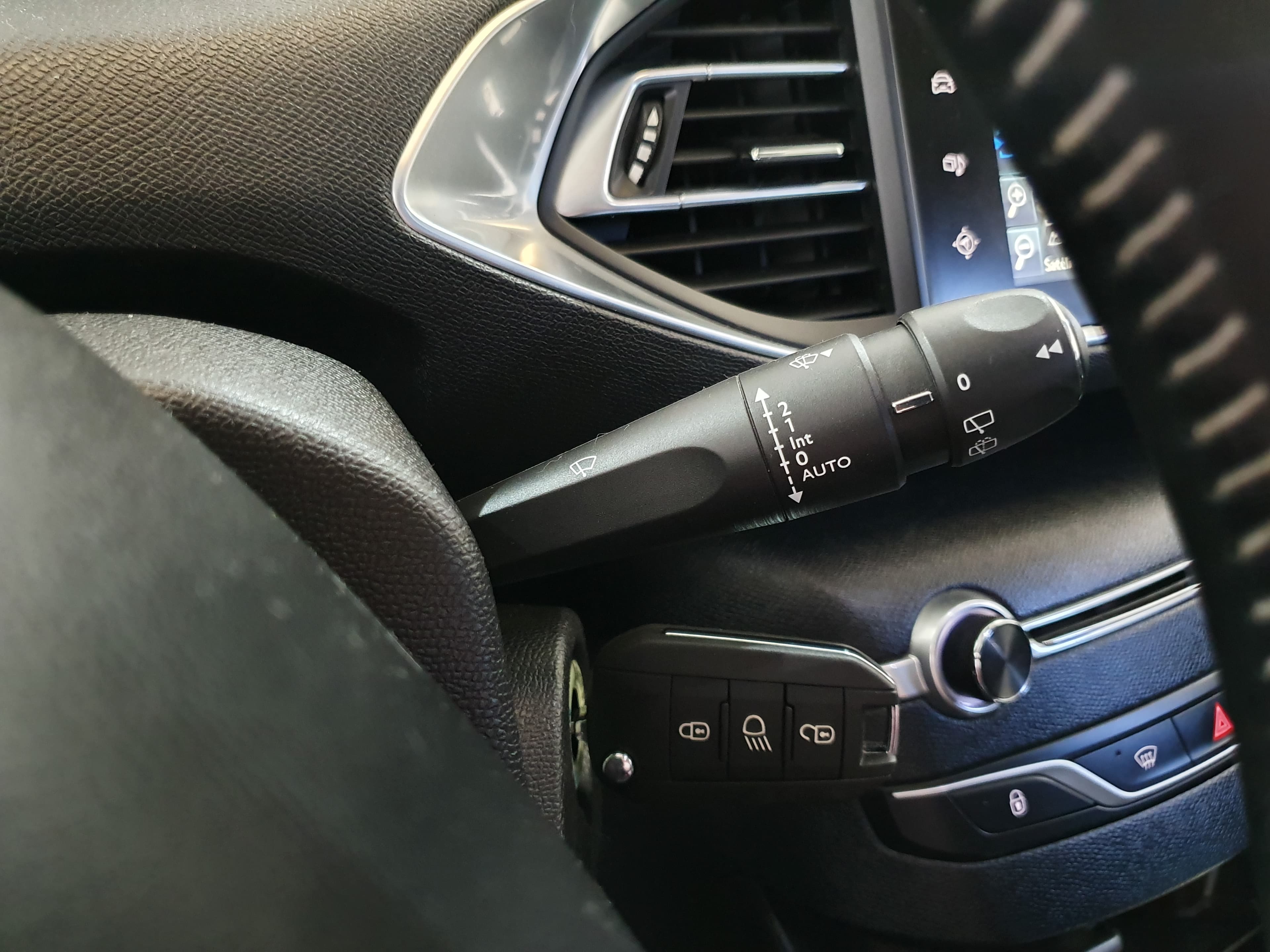 Peugeot 308 · Año 2015 — imagen 36