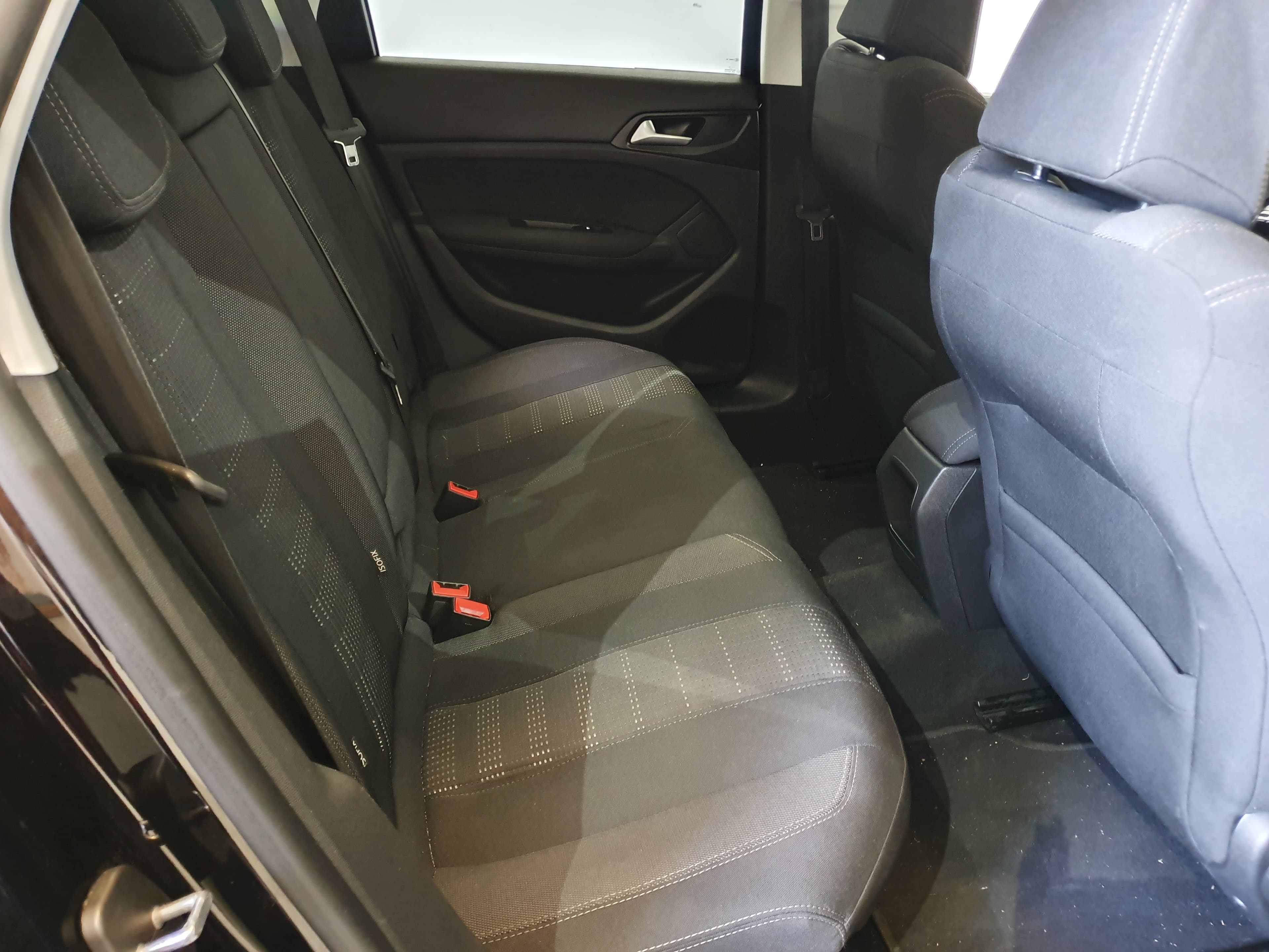 Peugeot 308 · Año 2015 — imagen 18