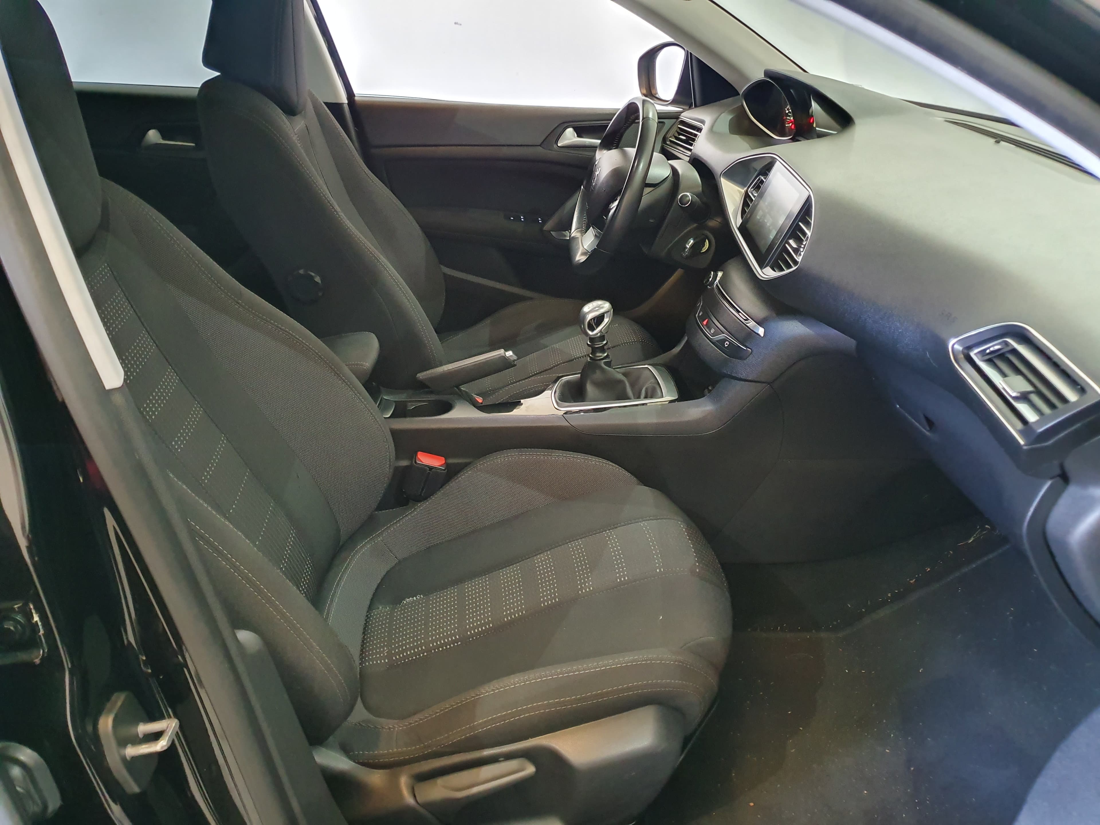 Peugeot 308 · Año 2015 — imagen 21
