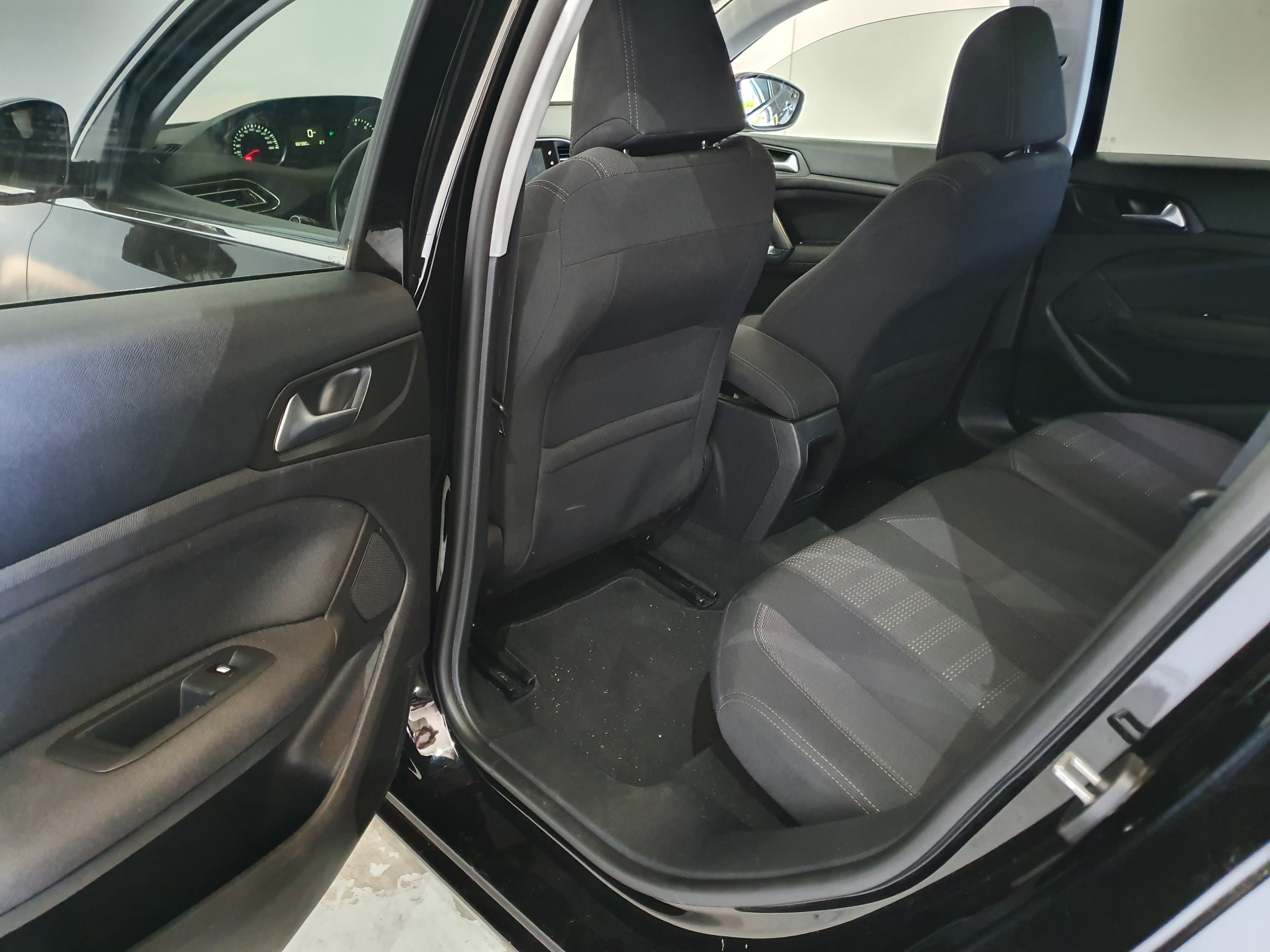 Peugeot 308 · Año 2015 — imagen 28