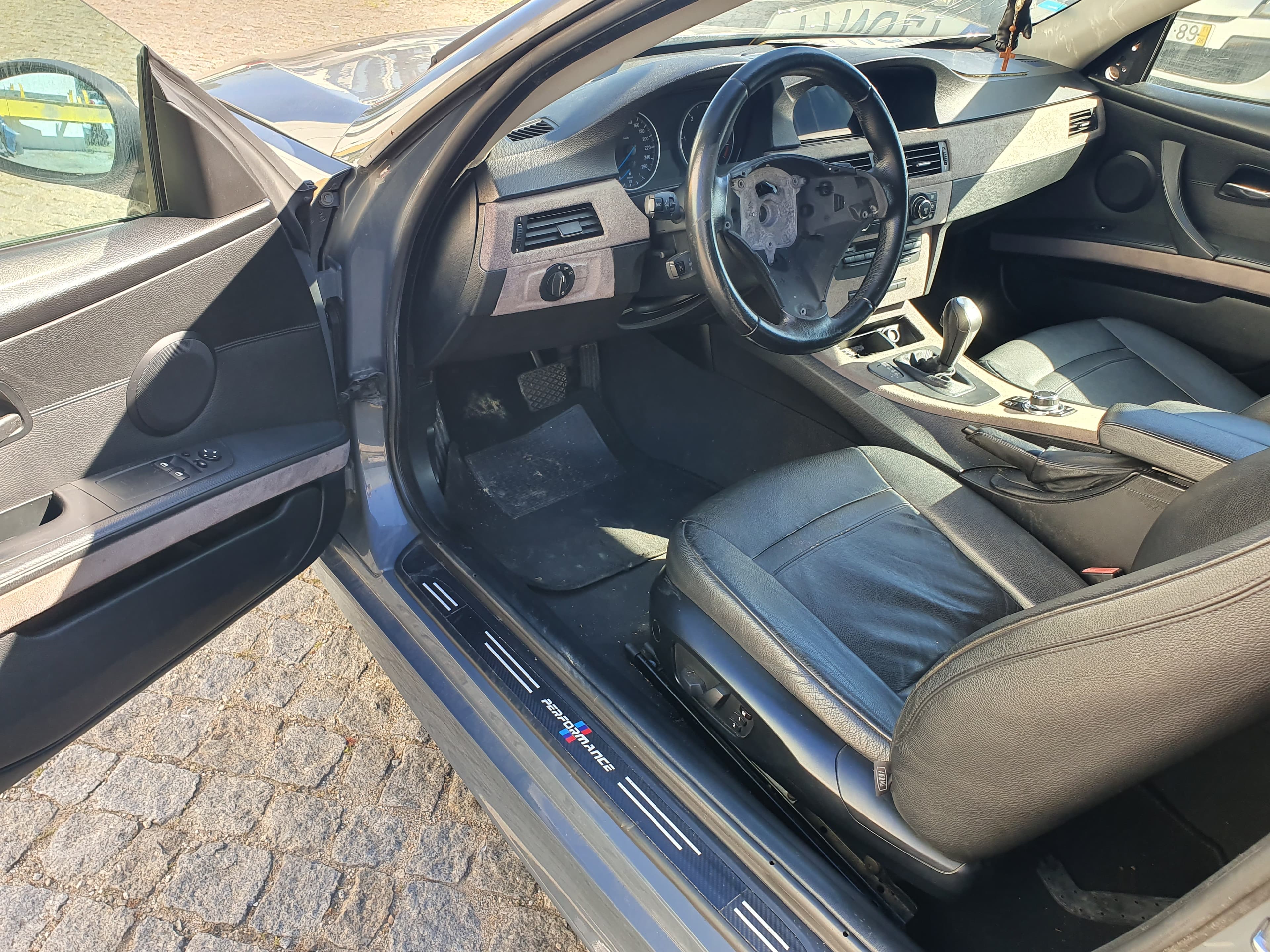 BMW 320D Coupé · Ano 2007 — image 27