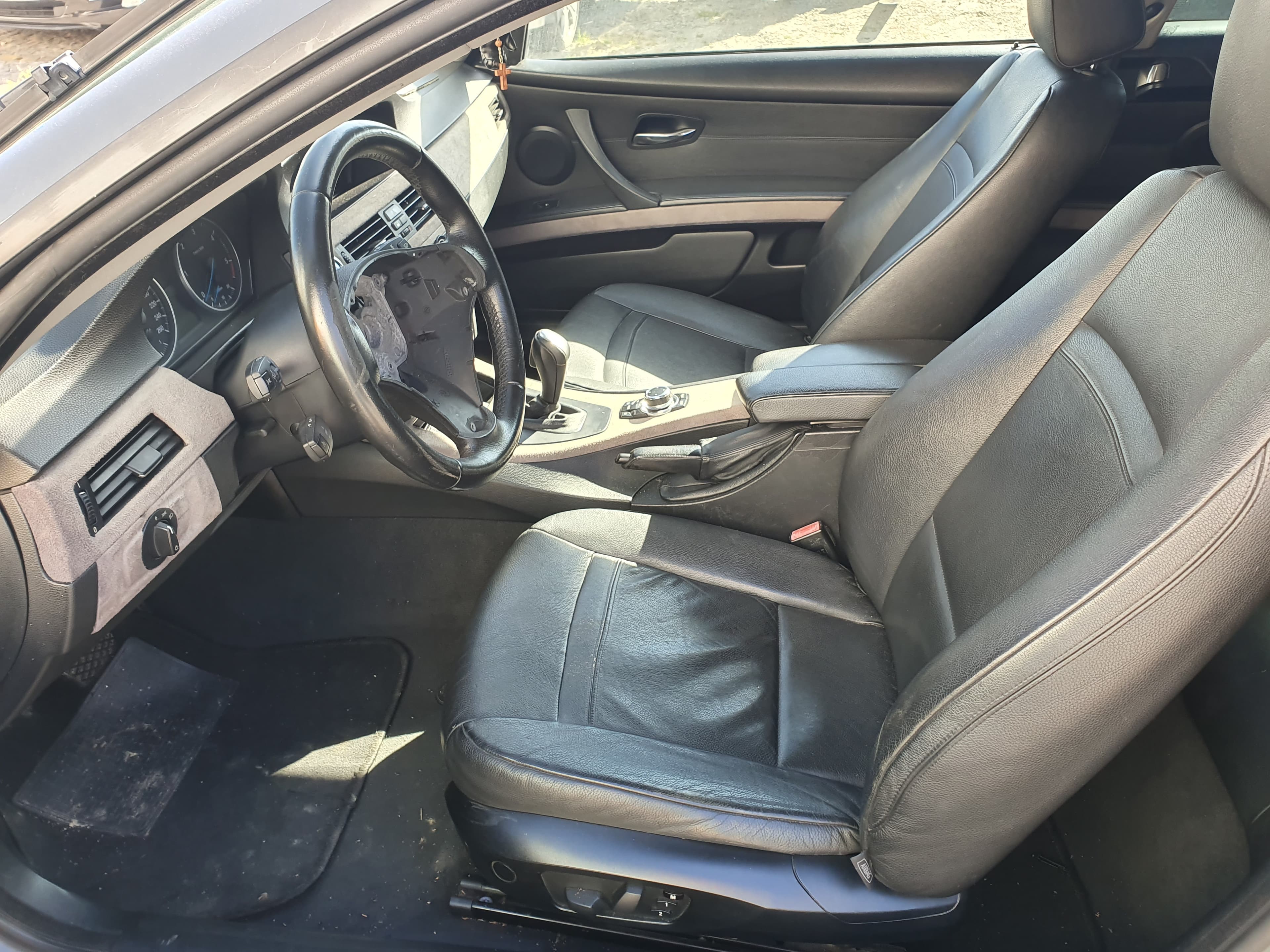 BMW 320D Coupé · Ano 2007 — image 26