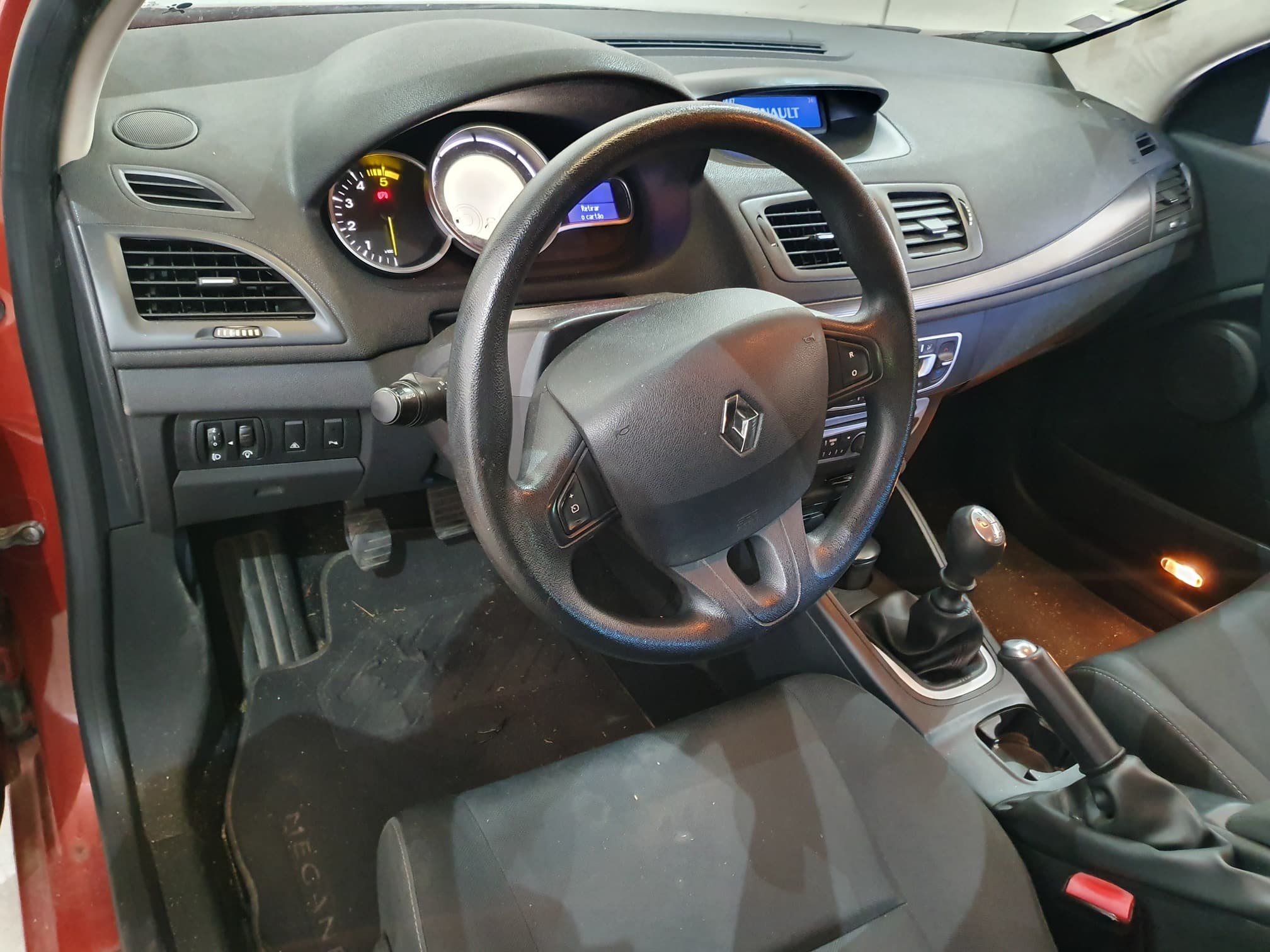 Renault Mégane · Ano 2010 — imagem 27