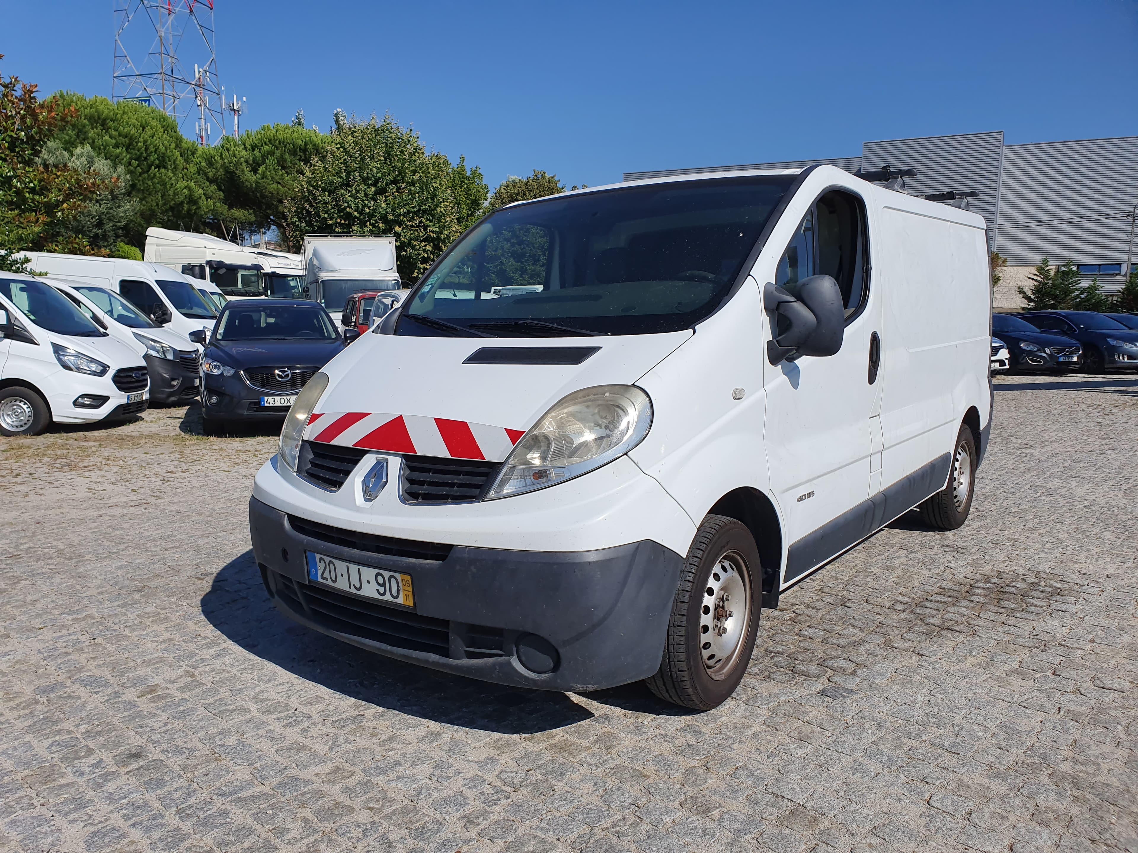 Renault Trafic · Ano 2009 — imagem 3