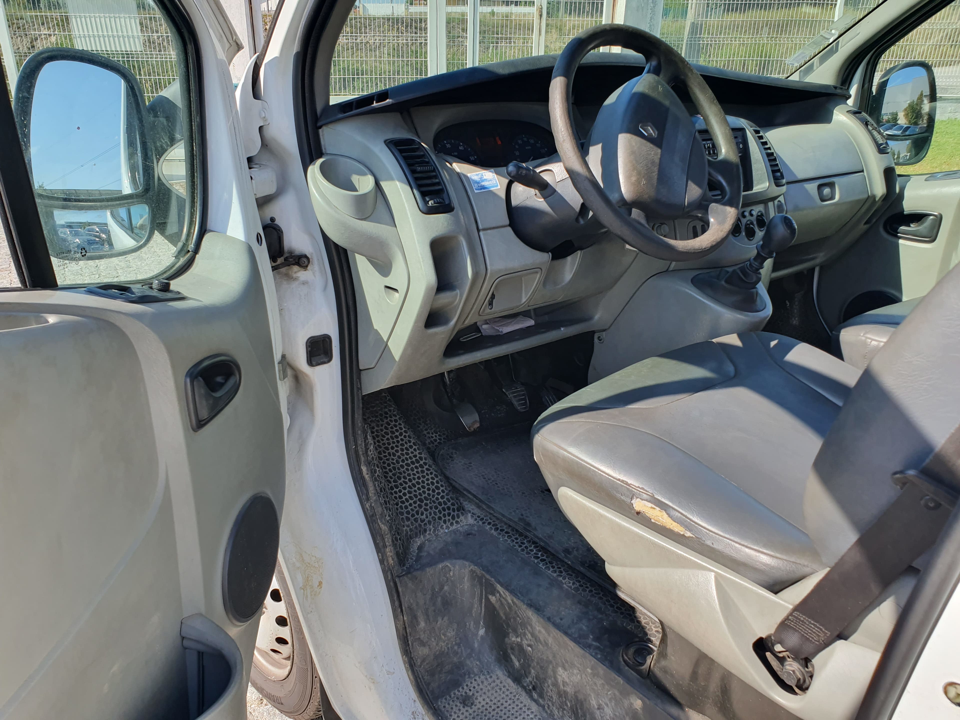 Renault Trafic · Ano 2009 — imagem 19