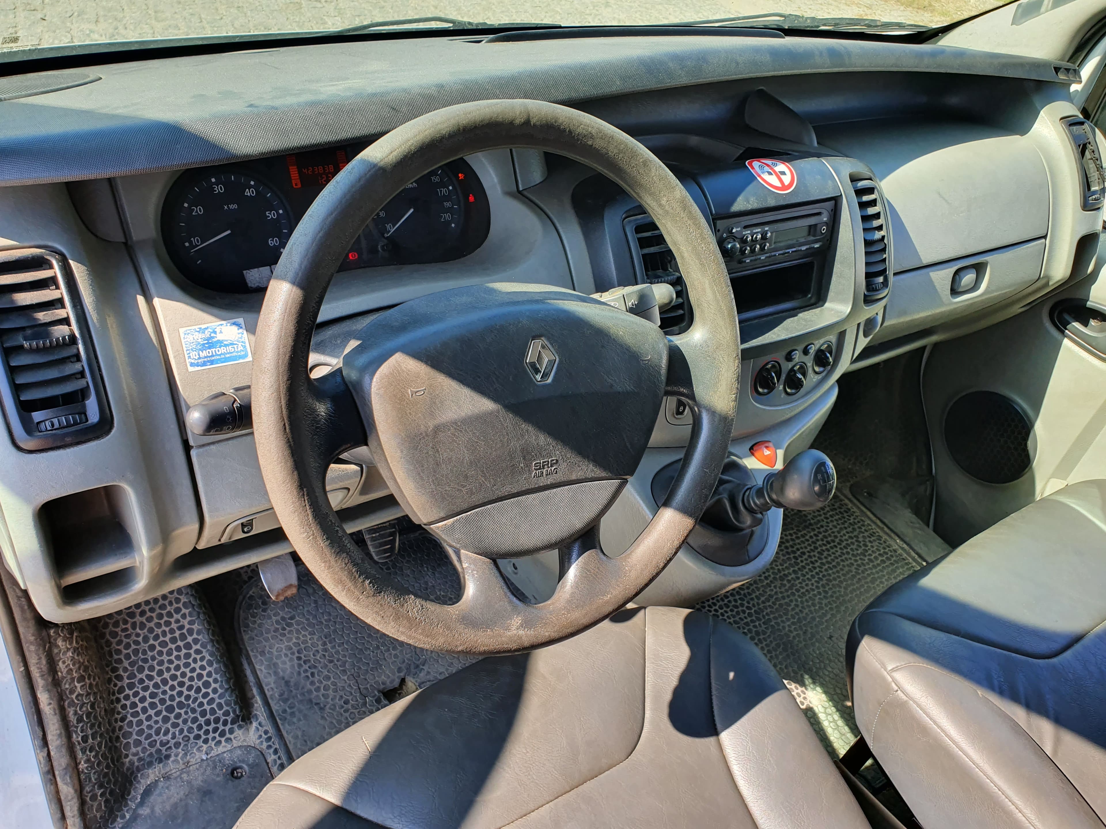 Renault Trafic · Ano 2009 — imagem 27