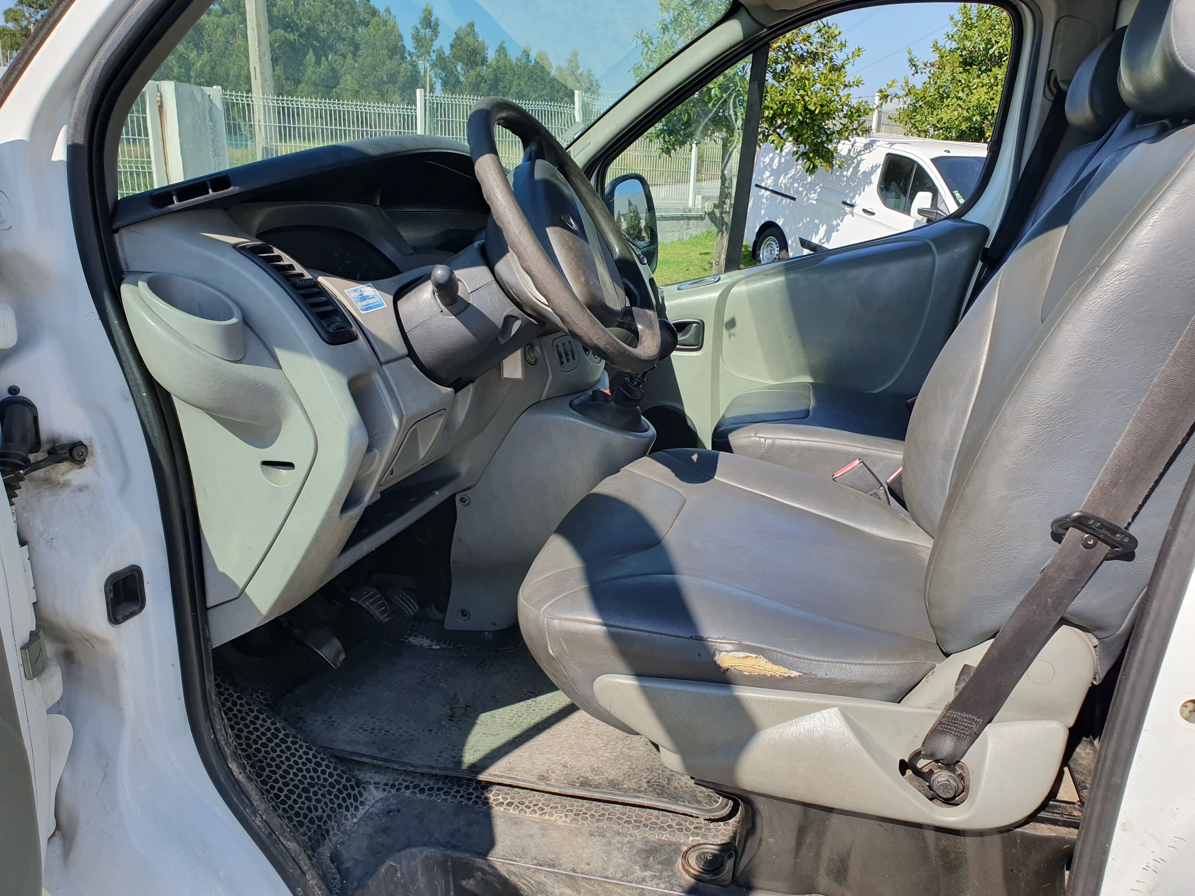 Renault Trafic · Ano 2009 — imagem 22