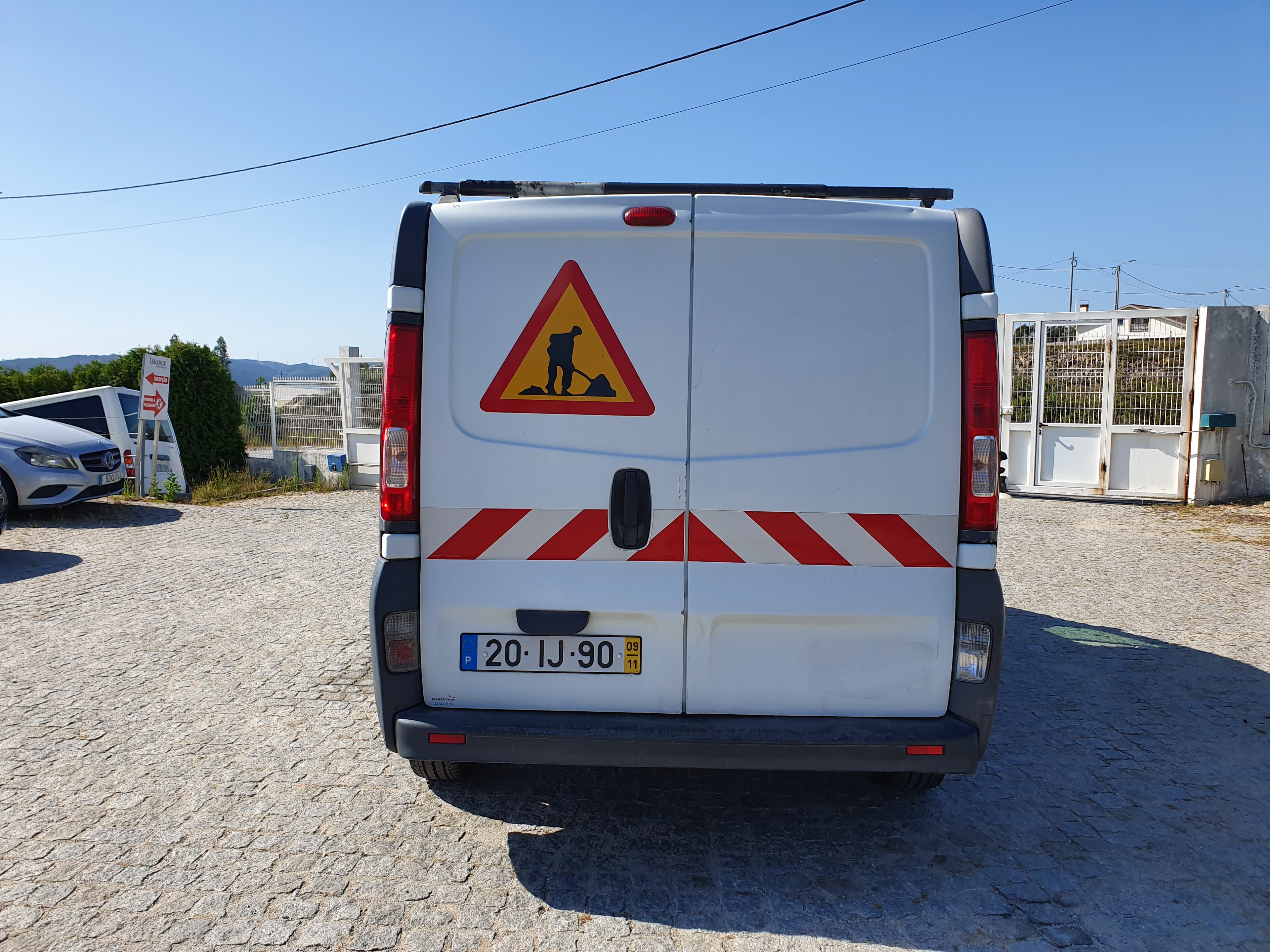 Renault Trafic · Ano 2009 — imagem 6