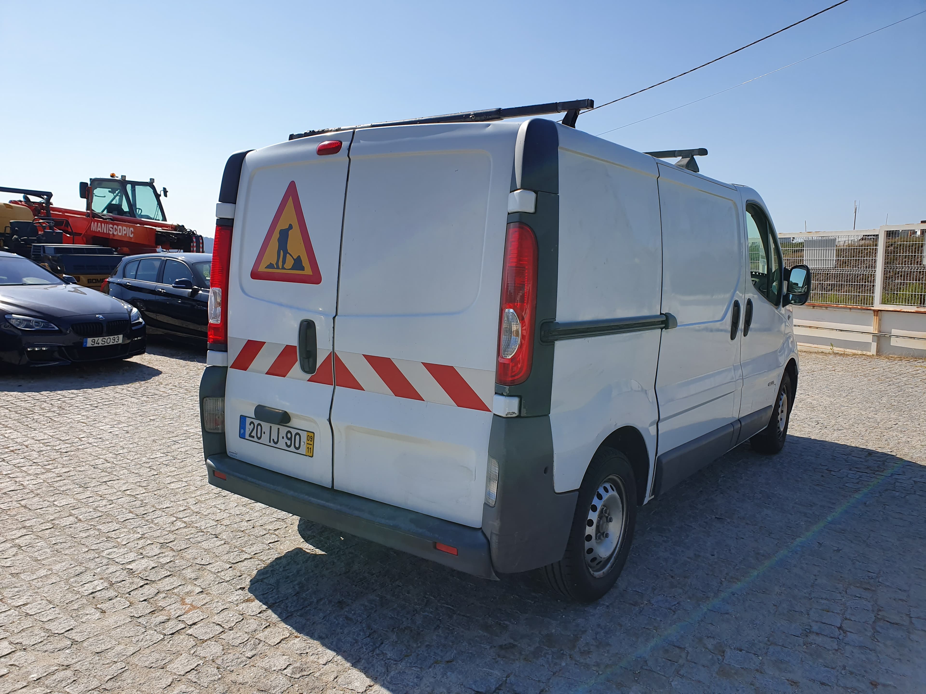 Renault Trafic · Ano 2009 — imagem 5