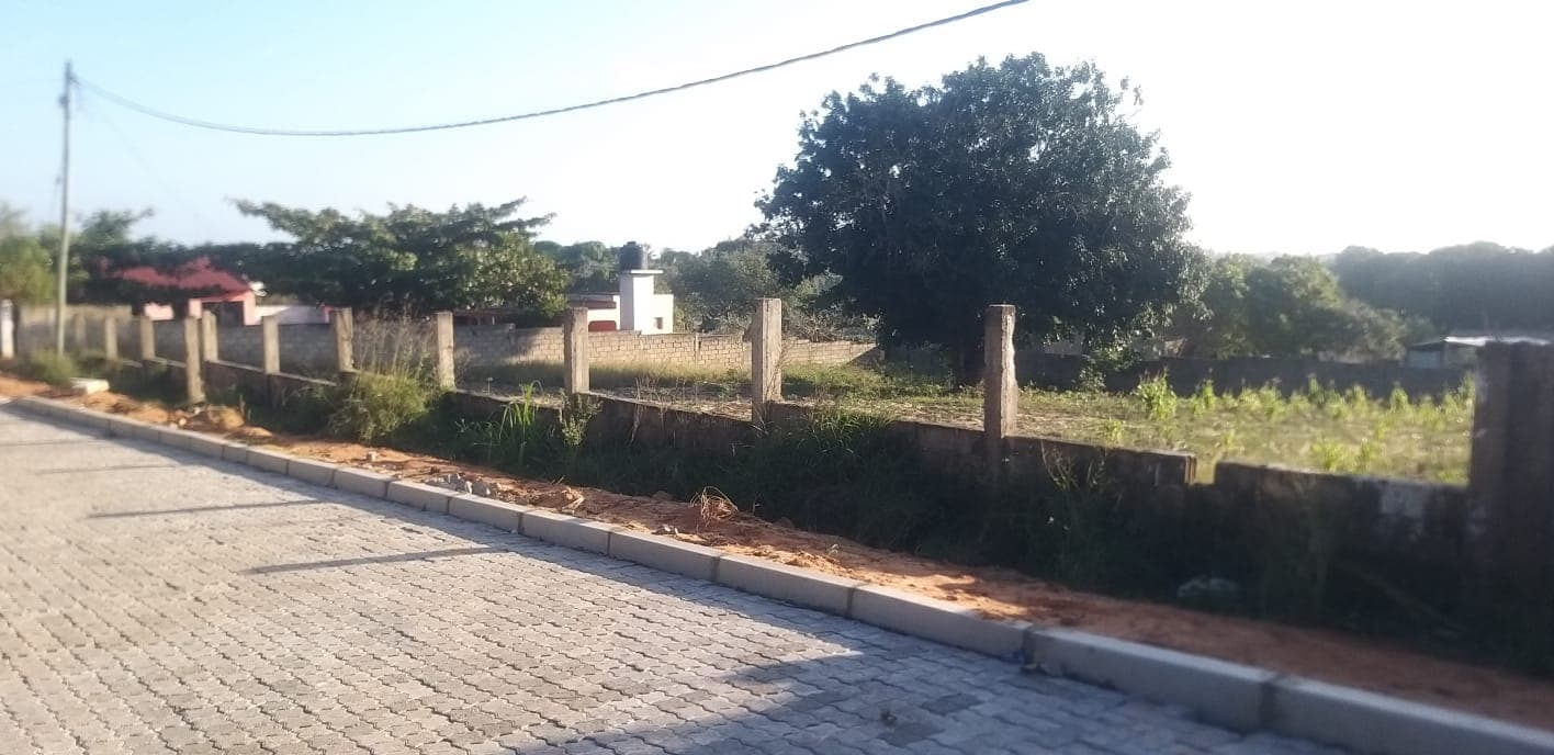 Infraestruturas em terreno — imagen 1