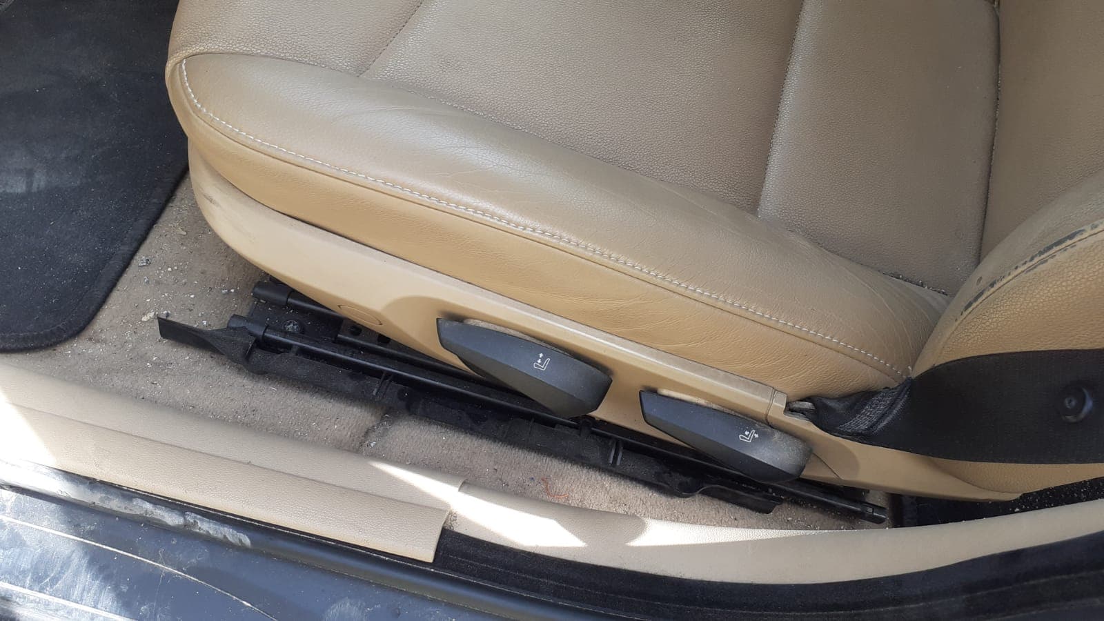 BMW 320D Touring · Ano 2007 — image 19