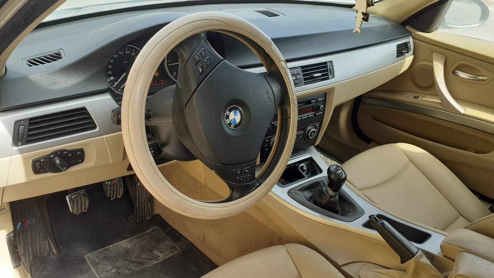 BMW 320D Touring · Ano 2007 — image 12