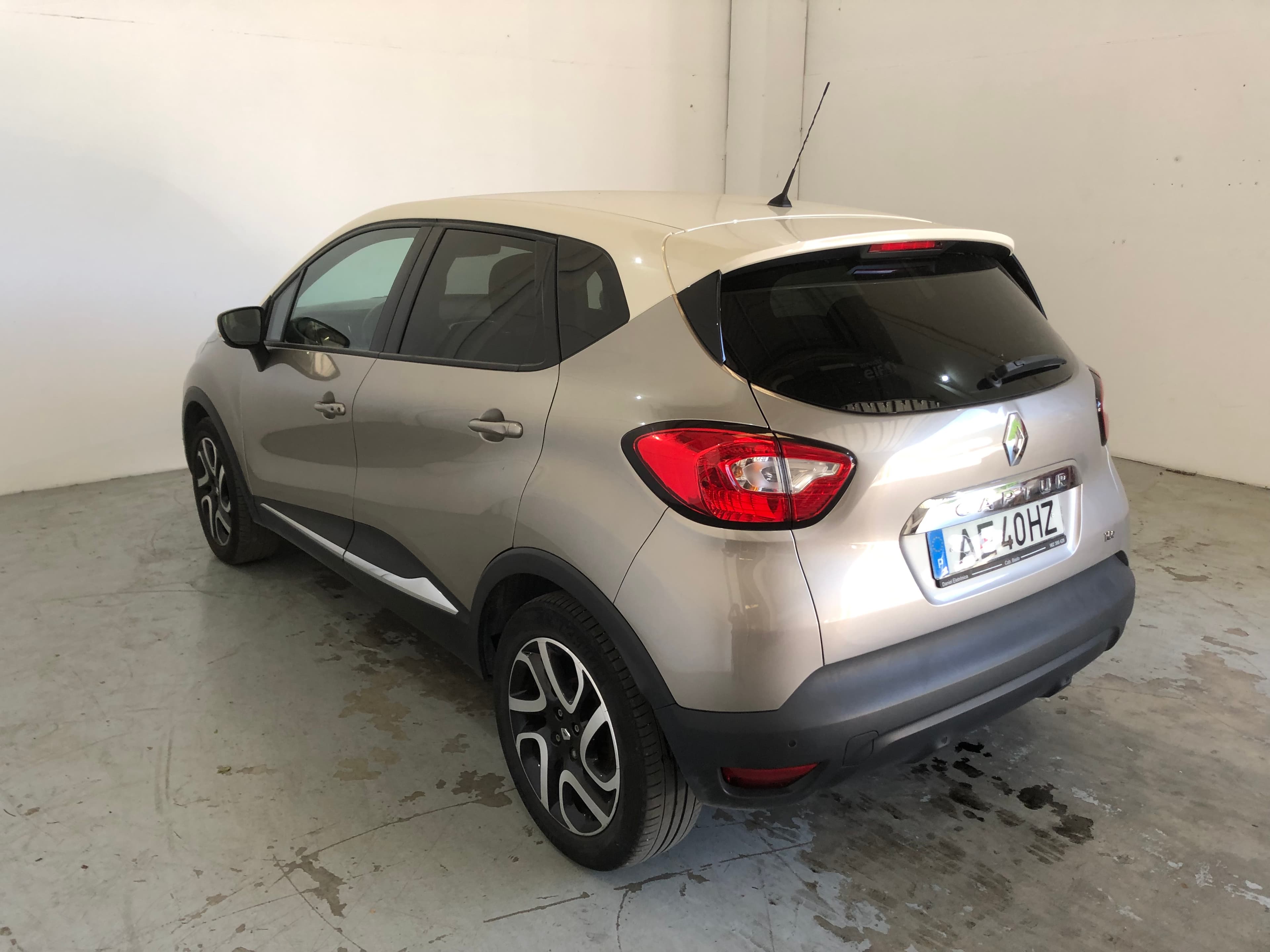 Renault Captur · Ano 2013 — image 4