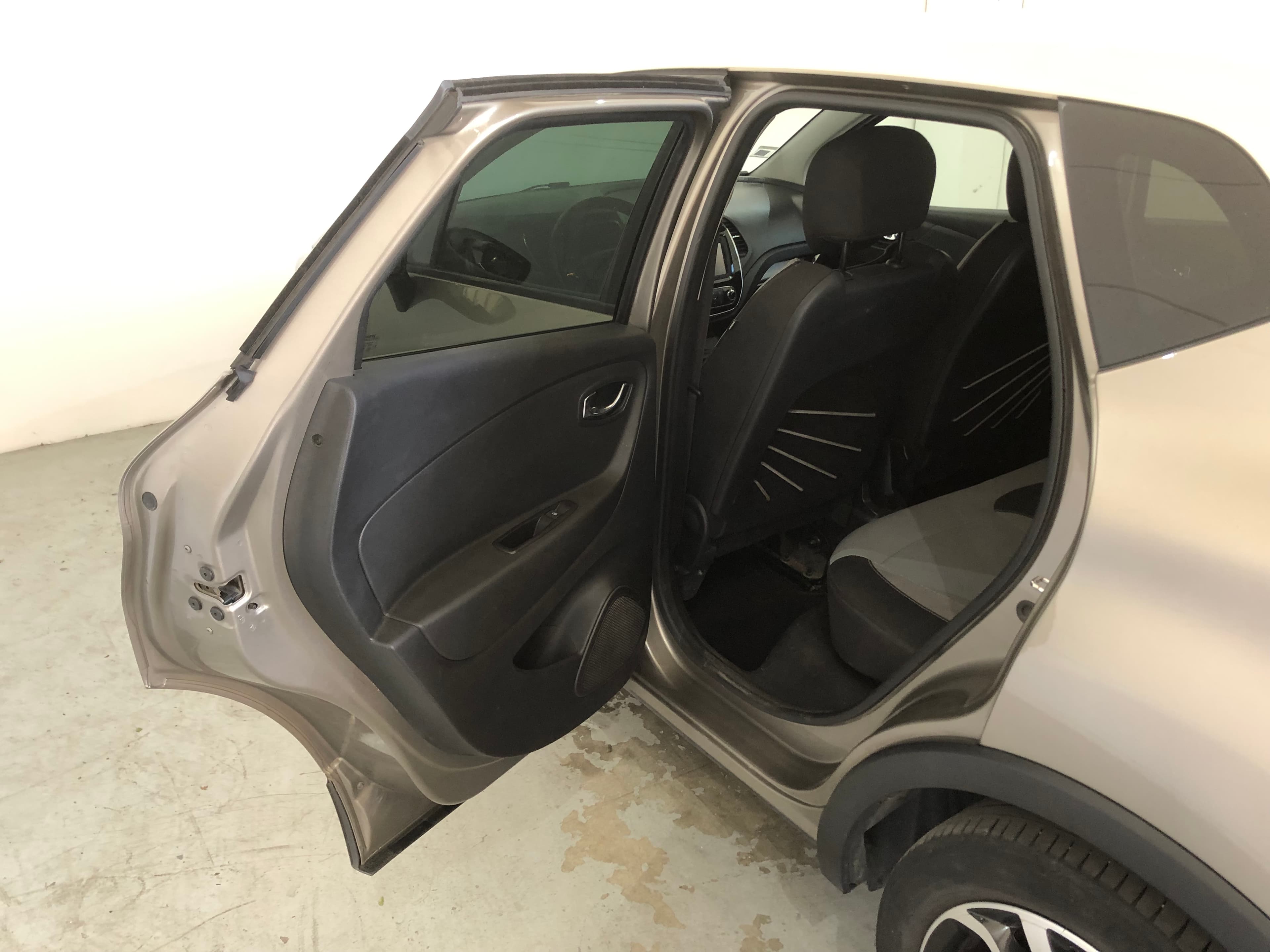 Renault Captur · Ano 2013 — image 21