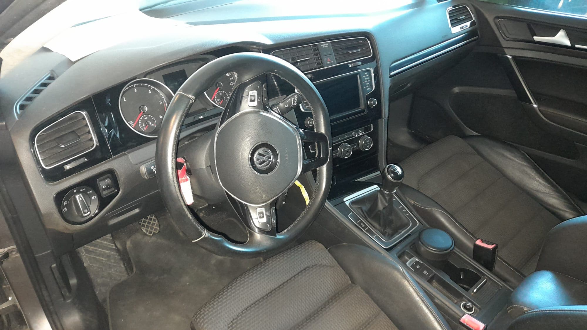 Volkswagen Golf TDI · Ano 2016 — imagem 18