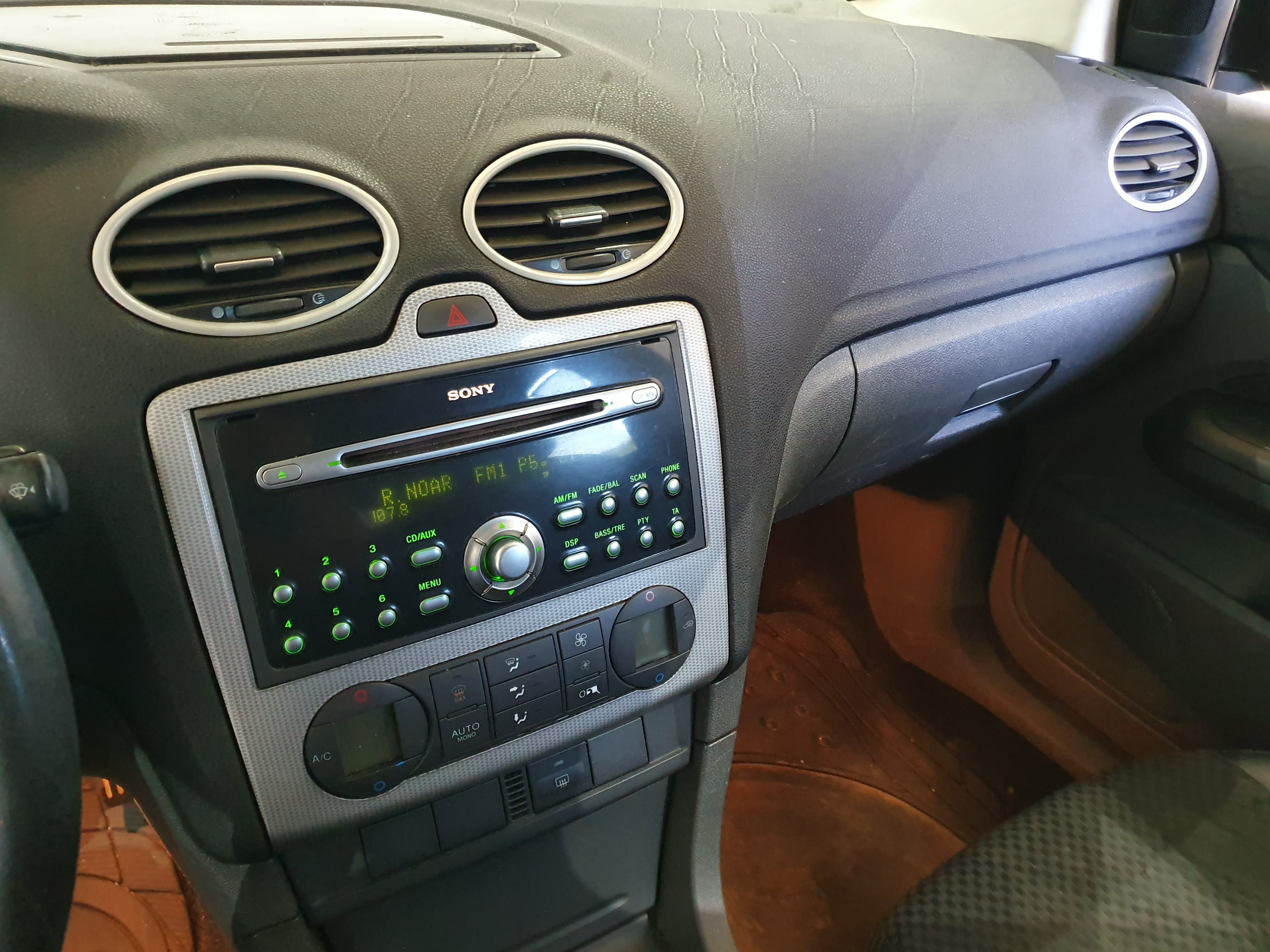 Ford Focus · Ano 2005 — image 38
