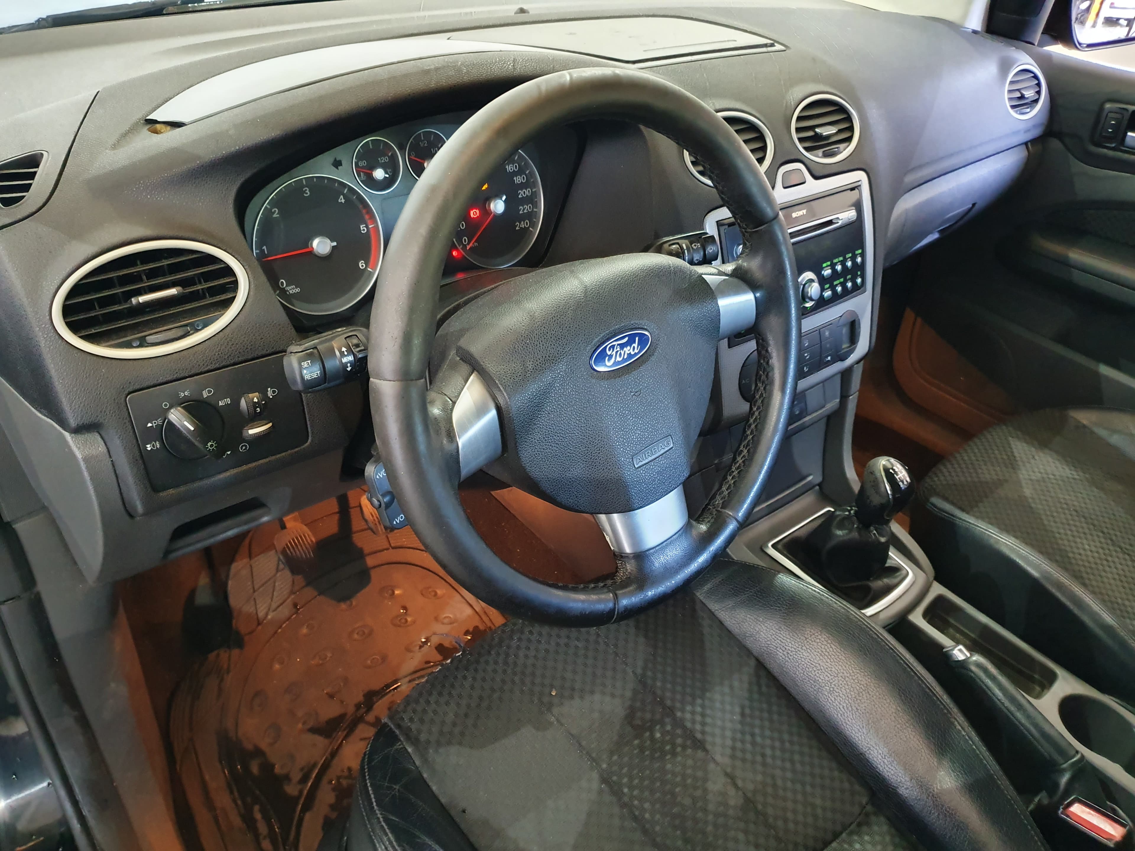 Ford Focus · Ano 2005 — image 36