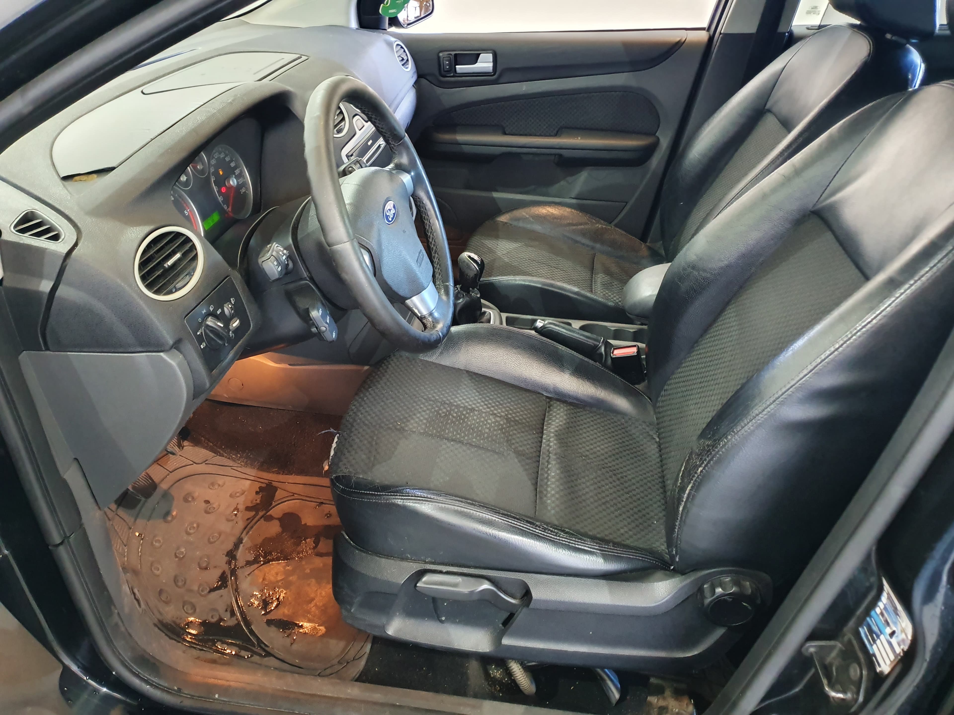 Ford Focus · Ano 2005 — image 22