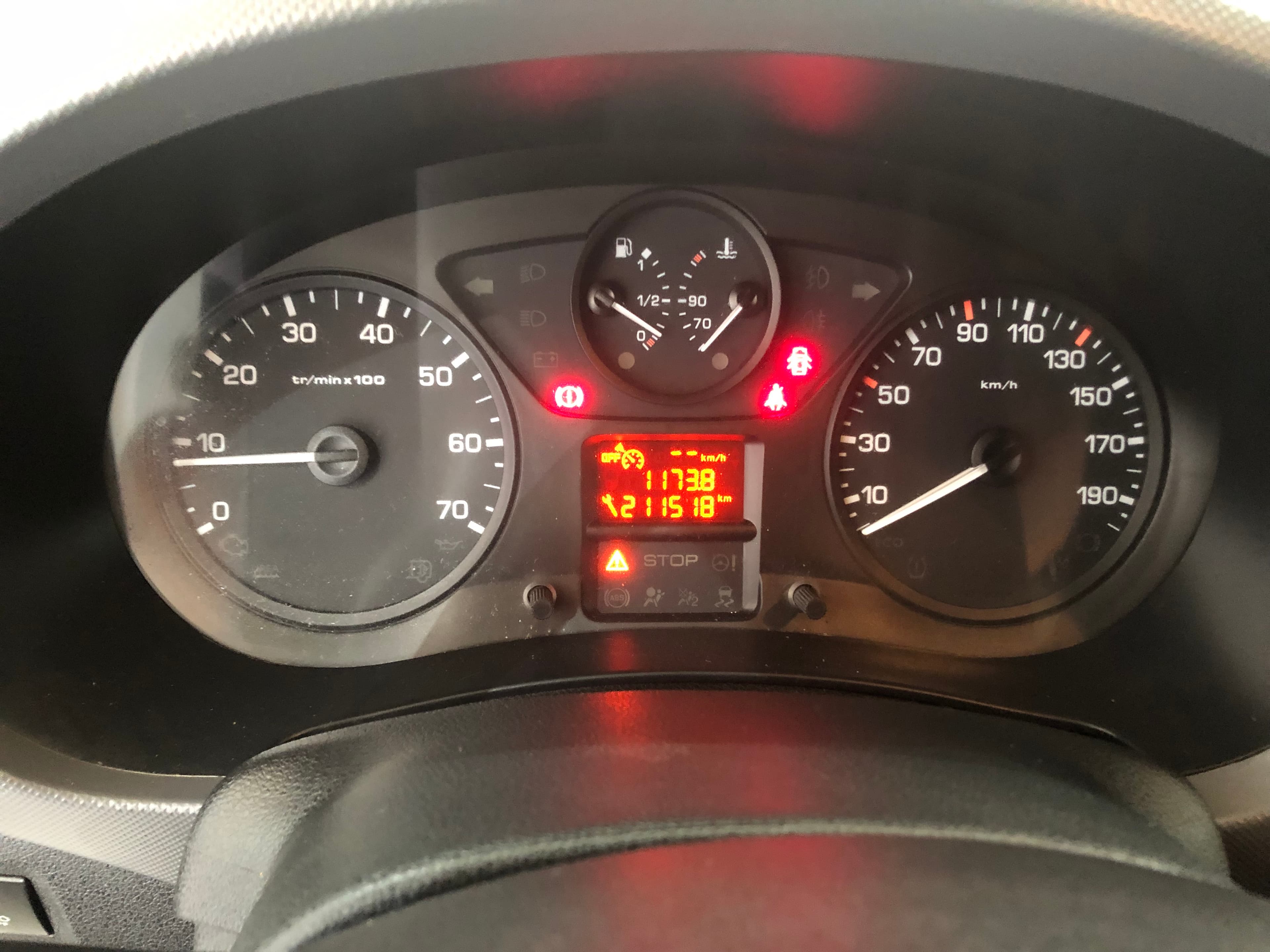 Peugeot Partner · Ano 2017 — imagem 29
