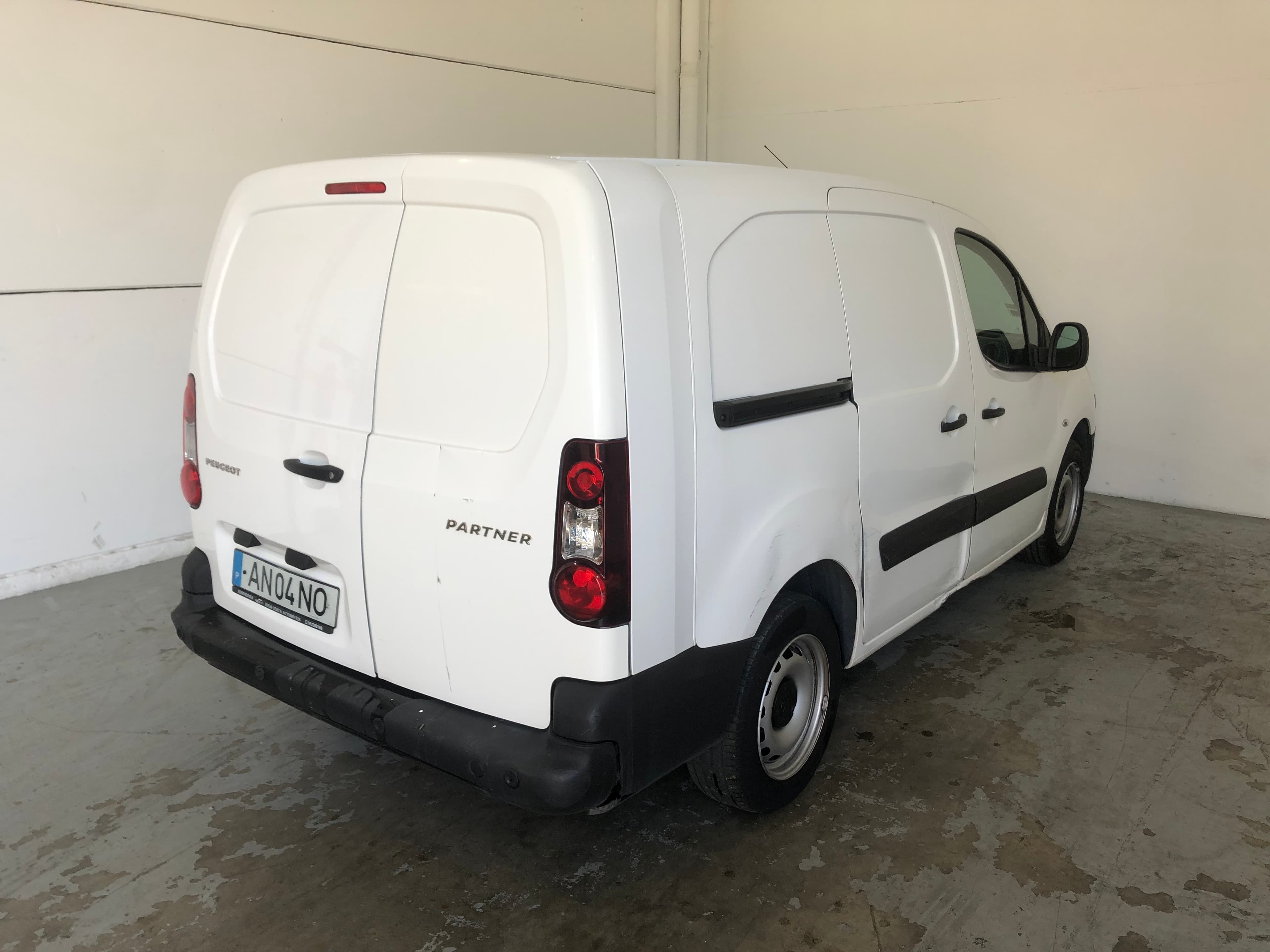 Peugeot Partner · Ano 2017 — imagem 6