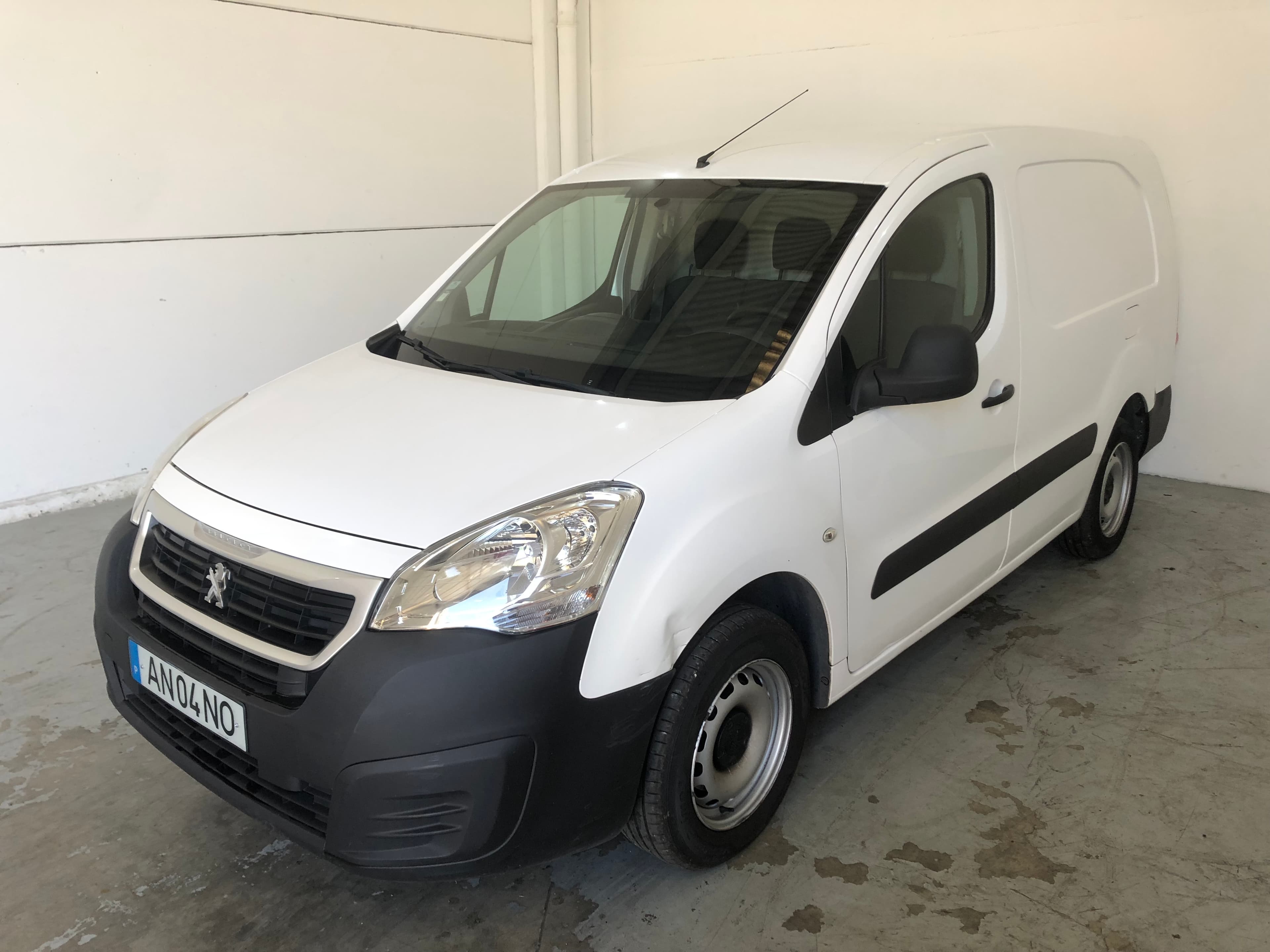Peugeot Partner · Ano 2017 — imagem 3