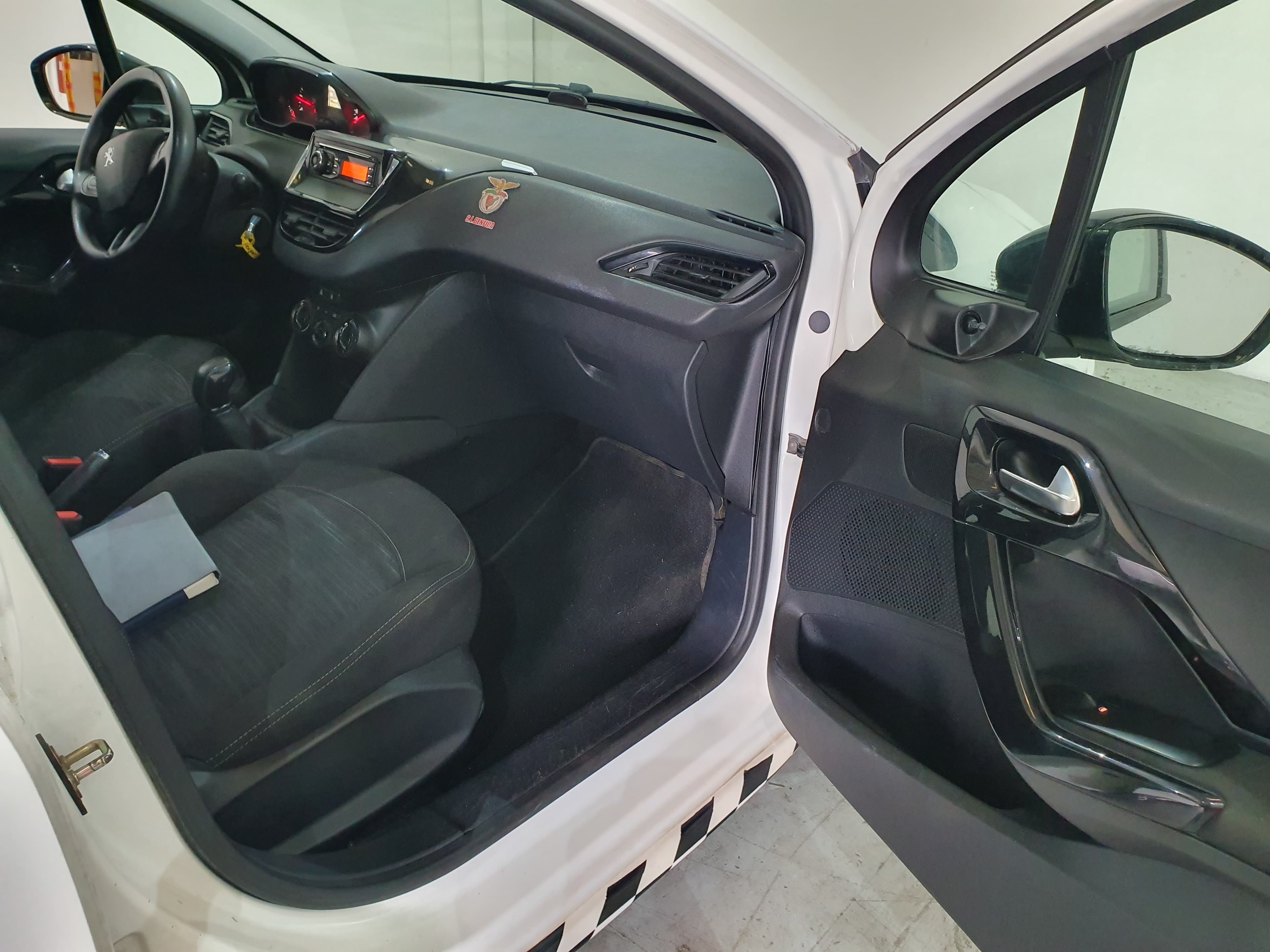 Peugeot 208 · Ano 2013 — imagem 24