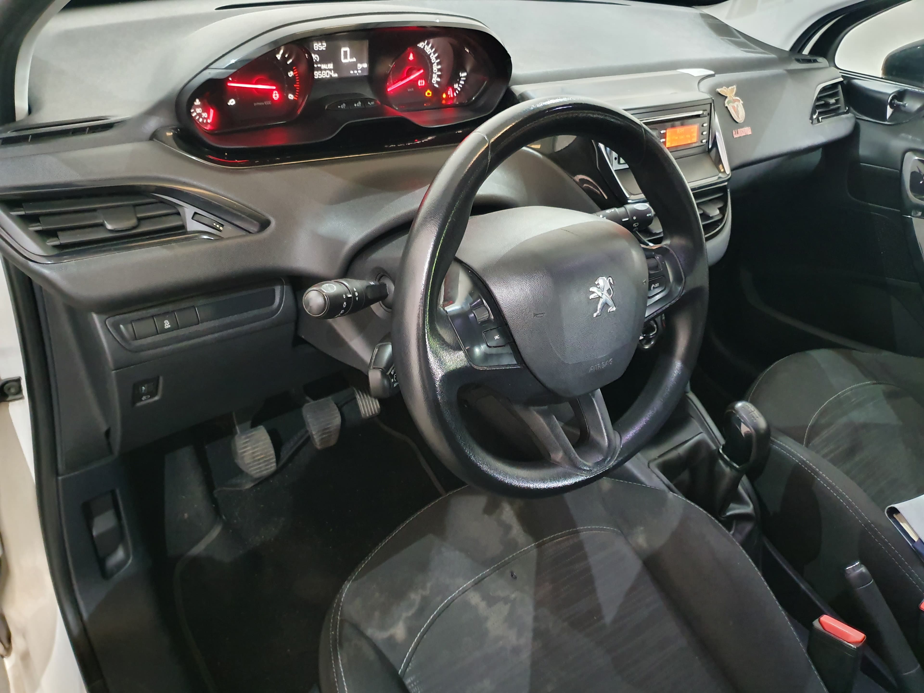 Peugeot 208 · Ano 2013 — imagem 34