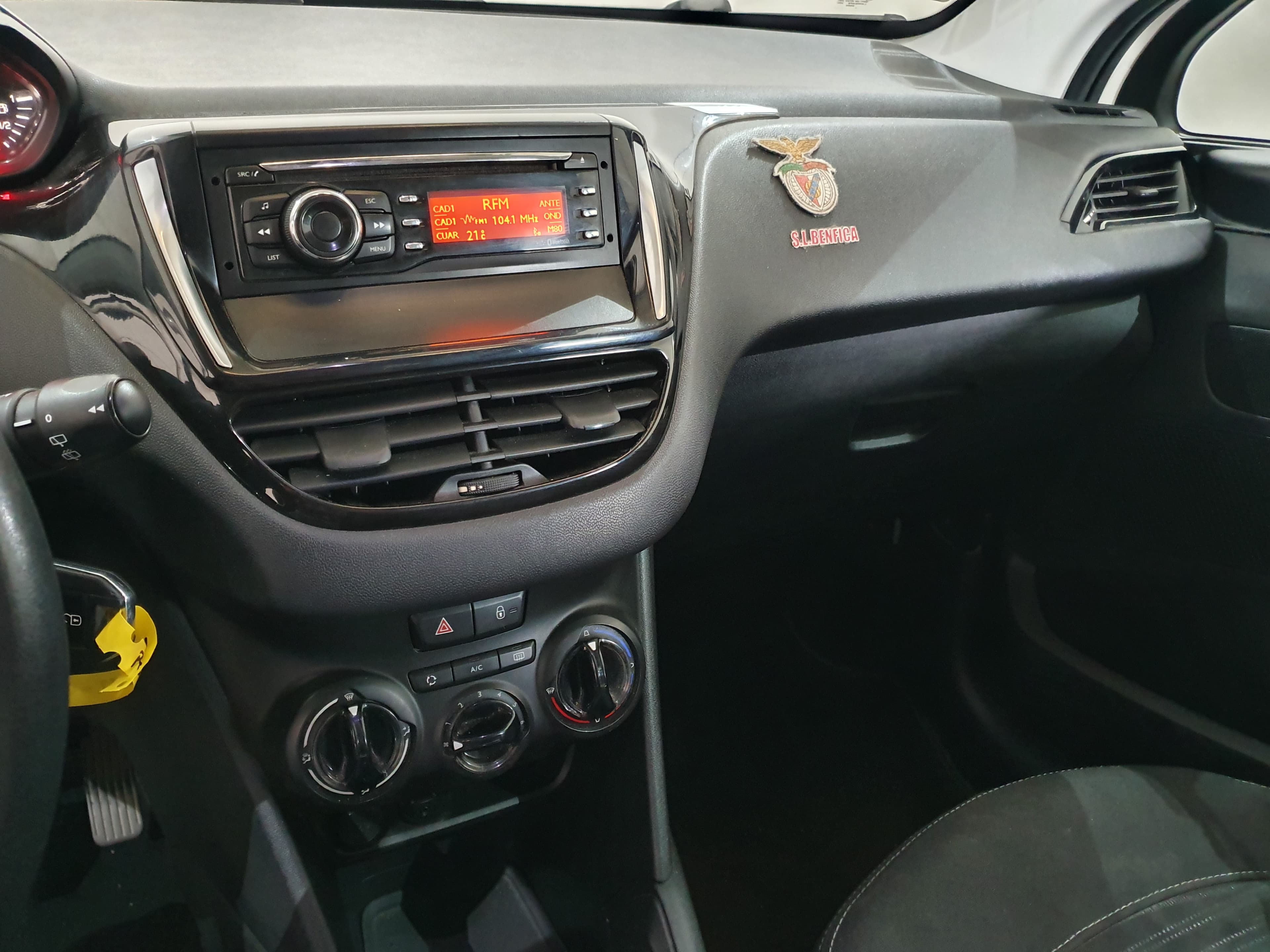 Peugeot 208 · Ano 2013 — imagem 35