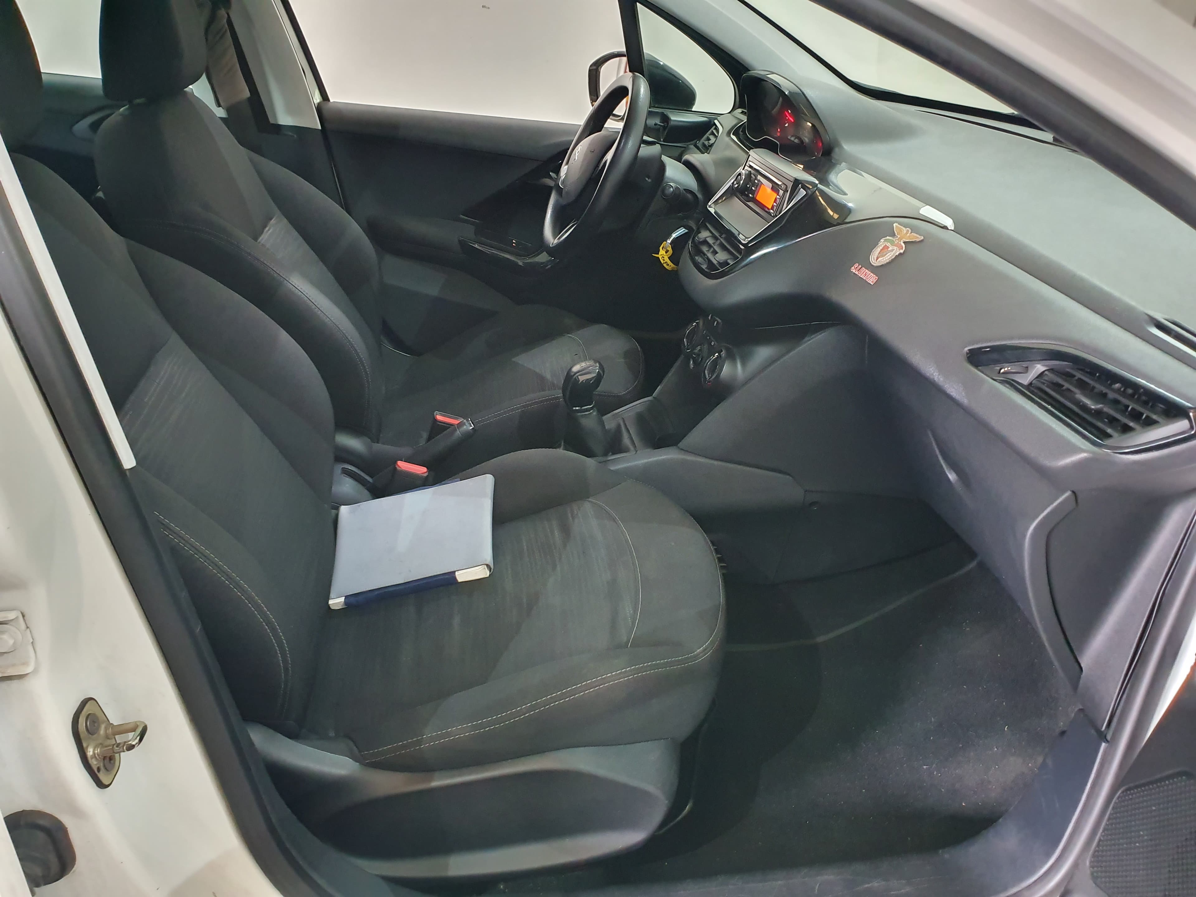 Peugeot 208 · Ano 2013 — imagem 26
