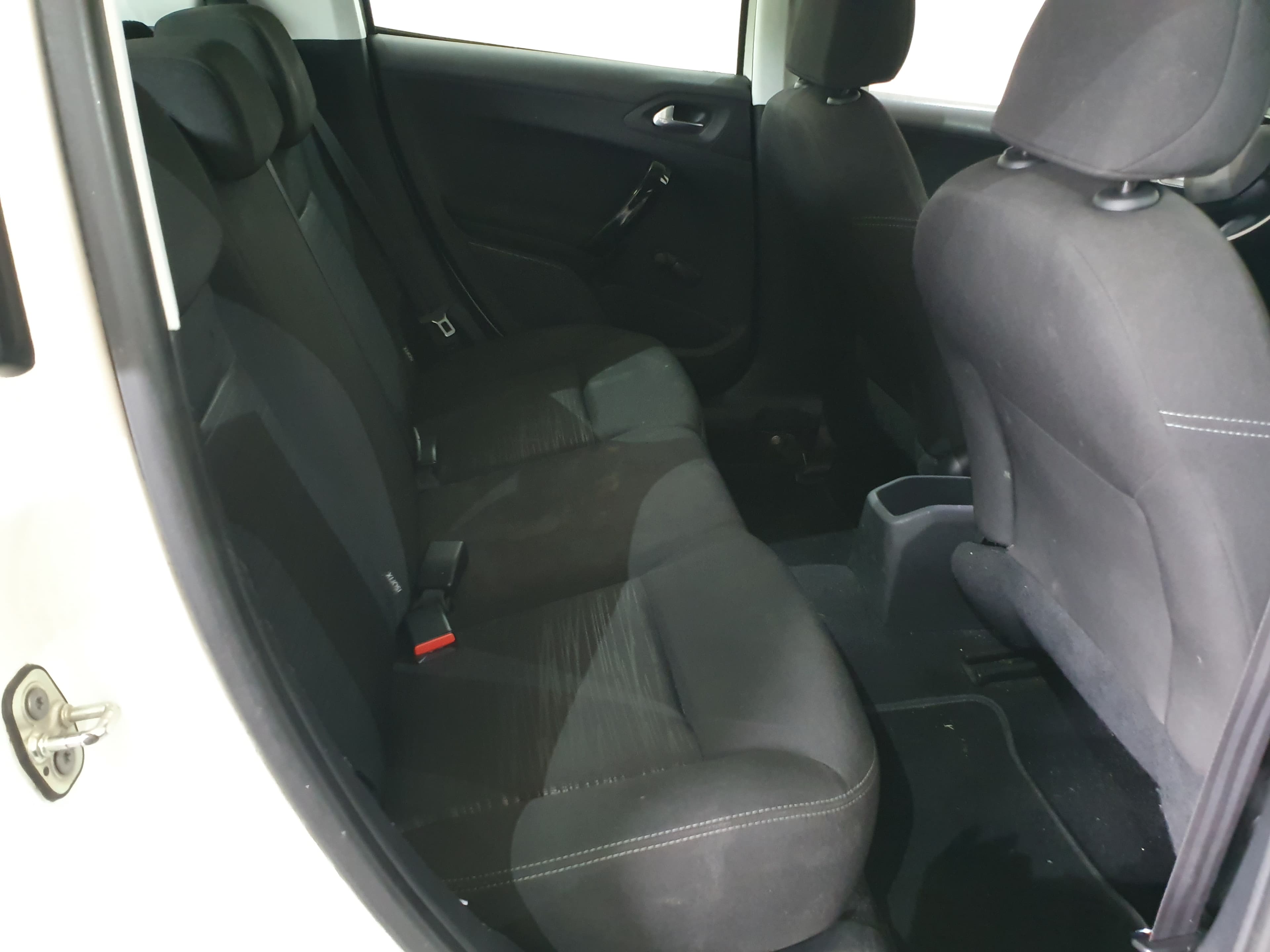 Peugeot 208 · Ano 2013 — imagem 23