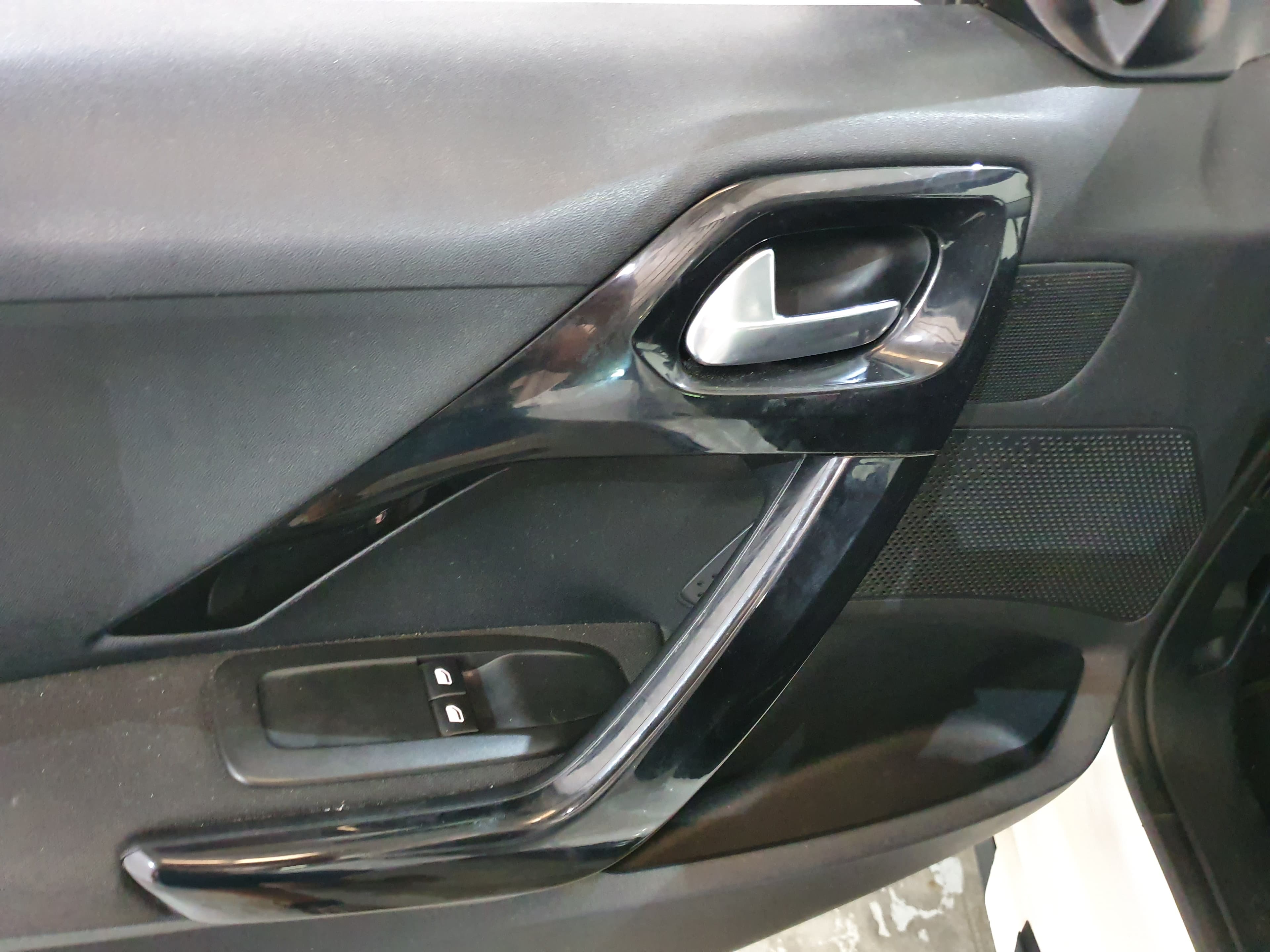 Peugeot 208 · Ano 2013 — imagem 33