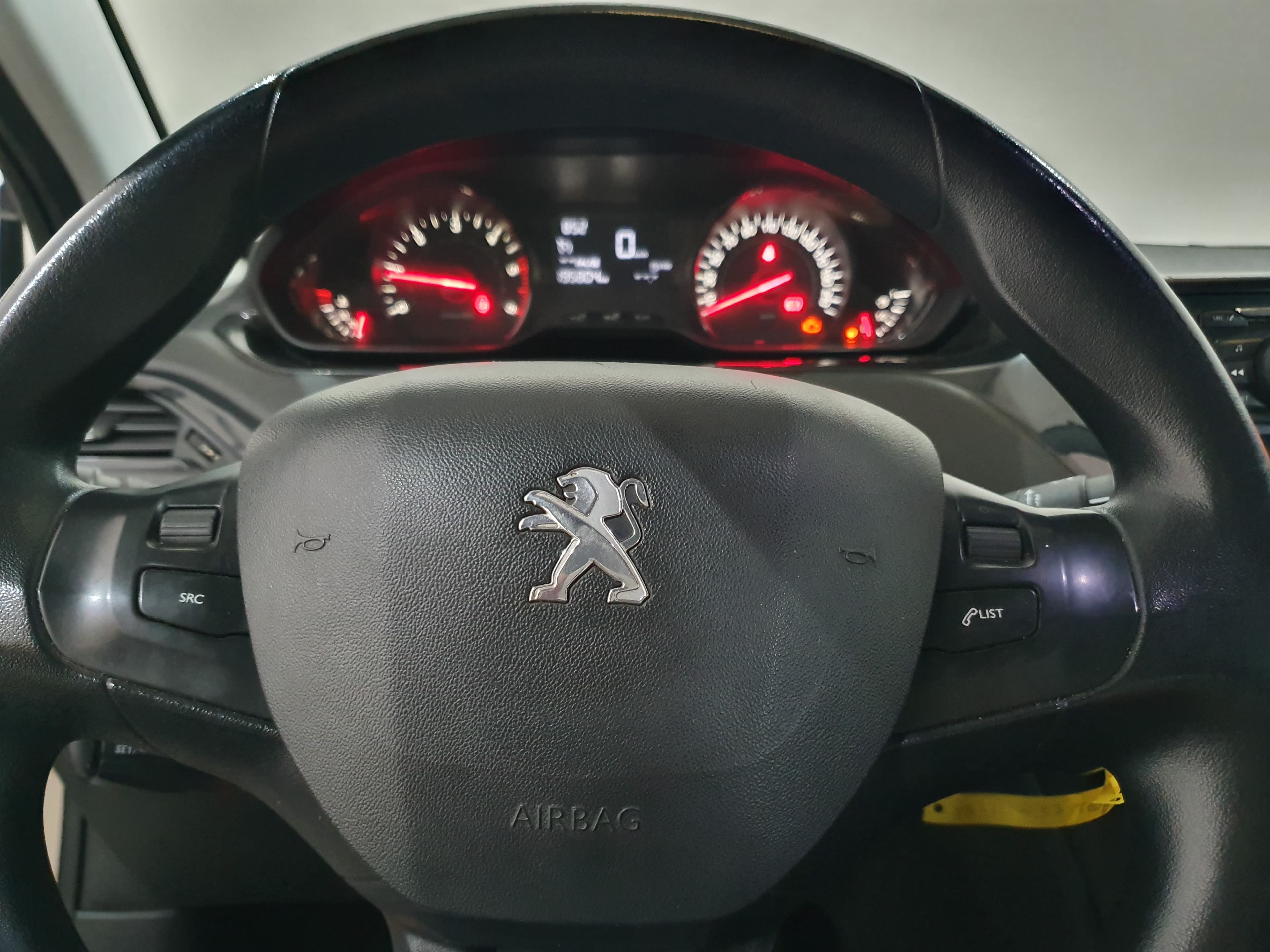 Peugeot 208 · Ano 2013 — imagem 38