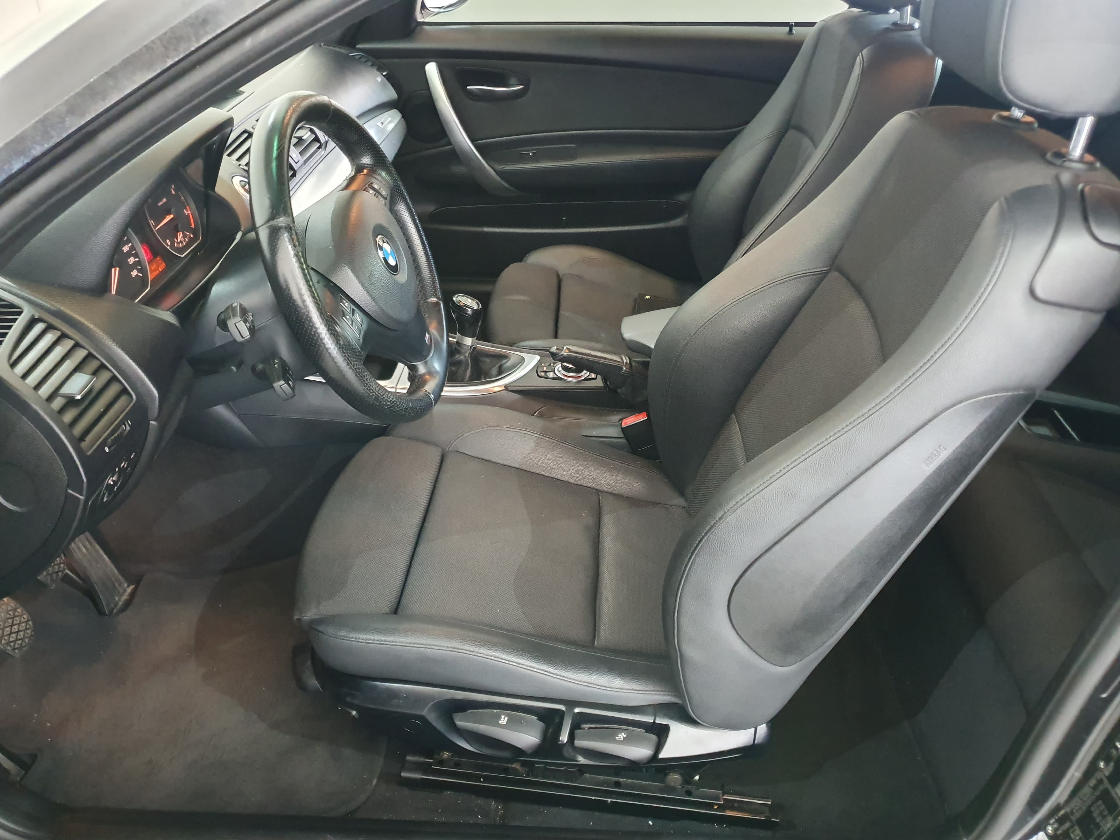 BMW 118D · Ano 2010 — imagen 29
