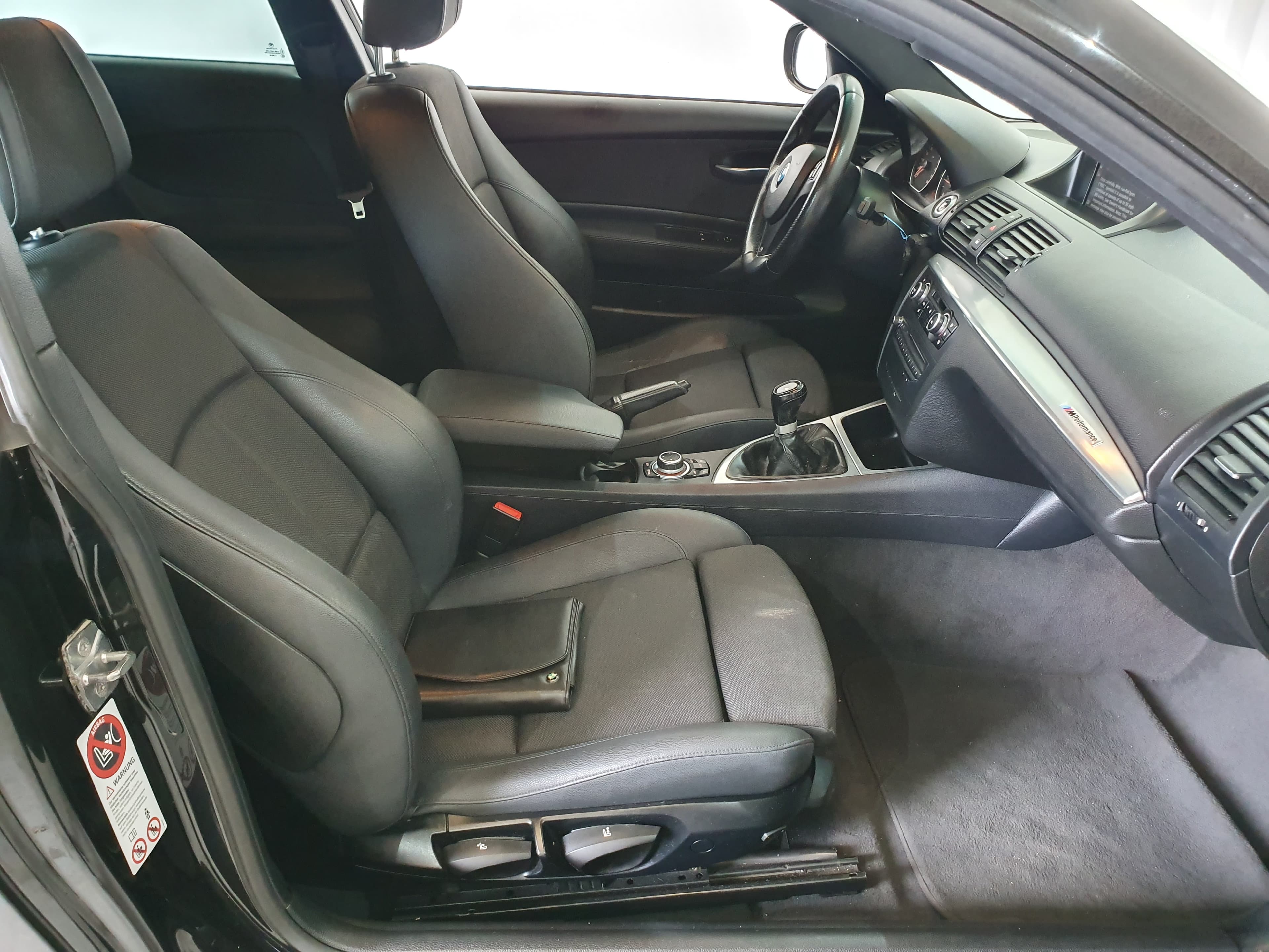 BMW 118D · Ano 2010 — imagen 22