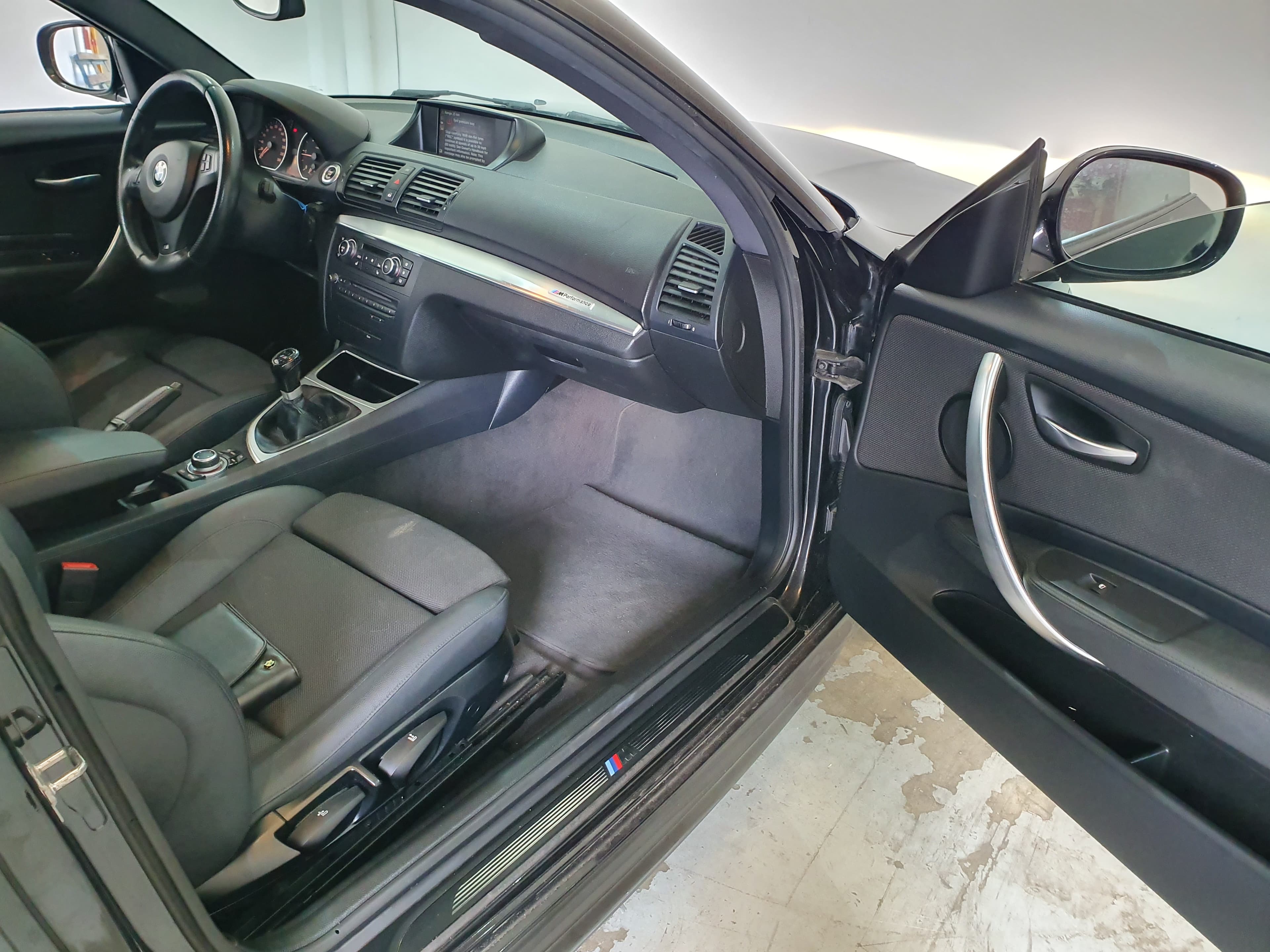 BMW 118D · Ano 2010 — imagen 25