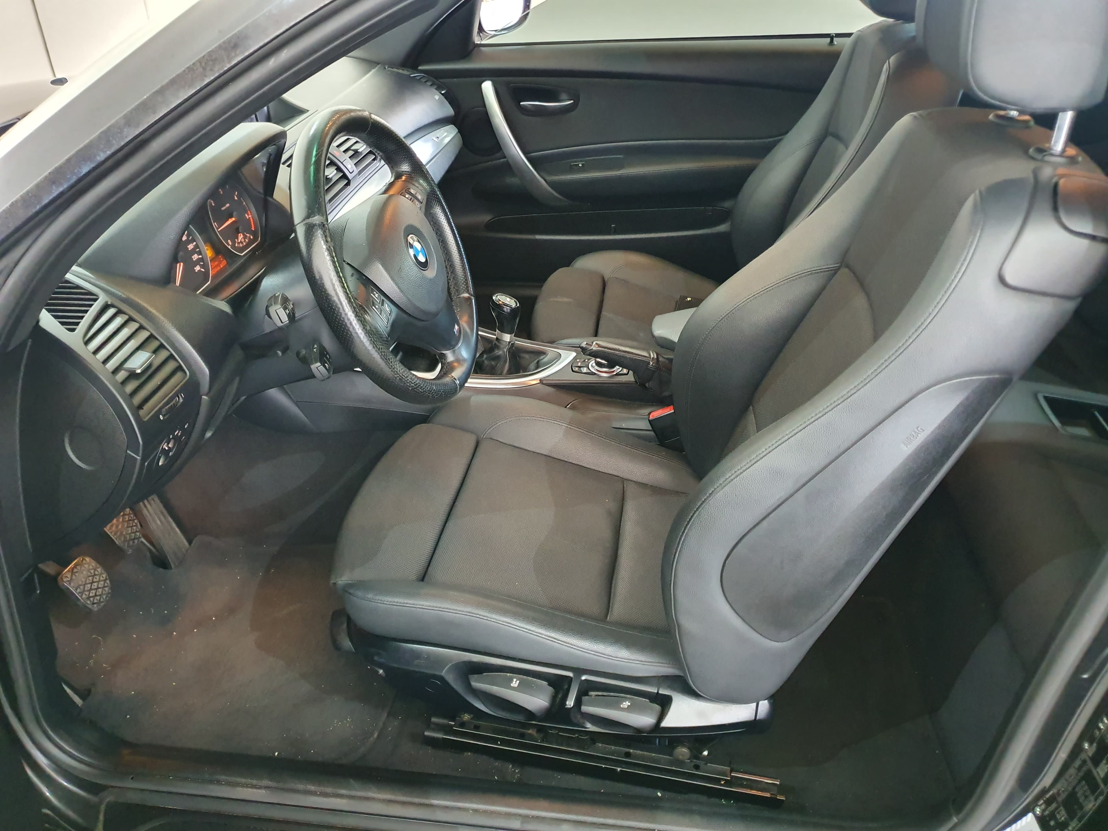 BMW 118D · Ano 2010 — imagen 27